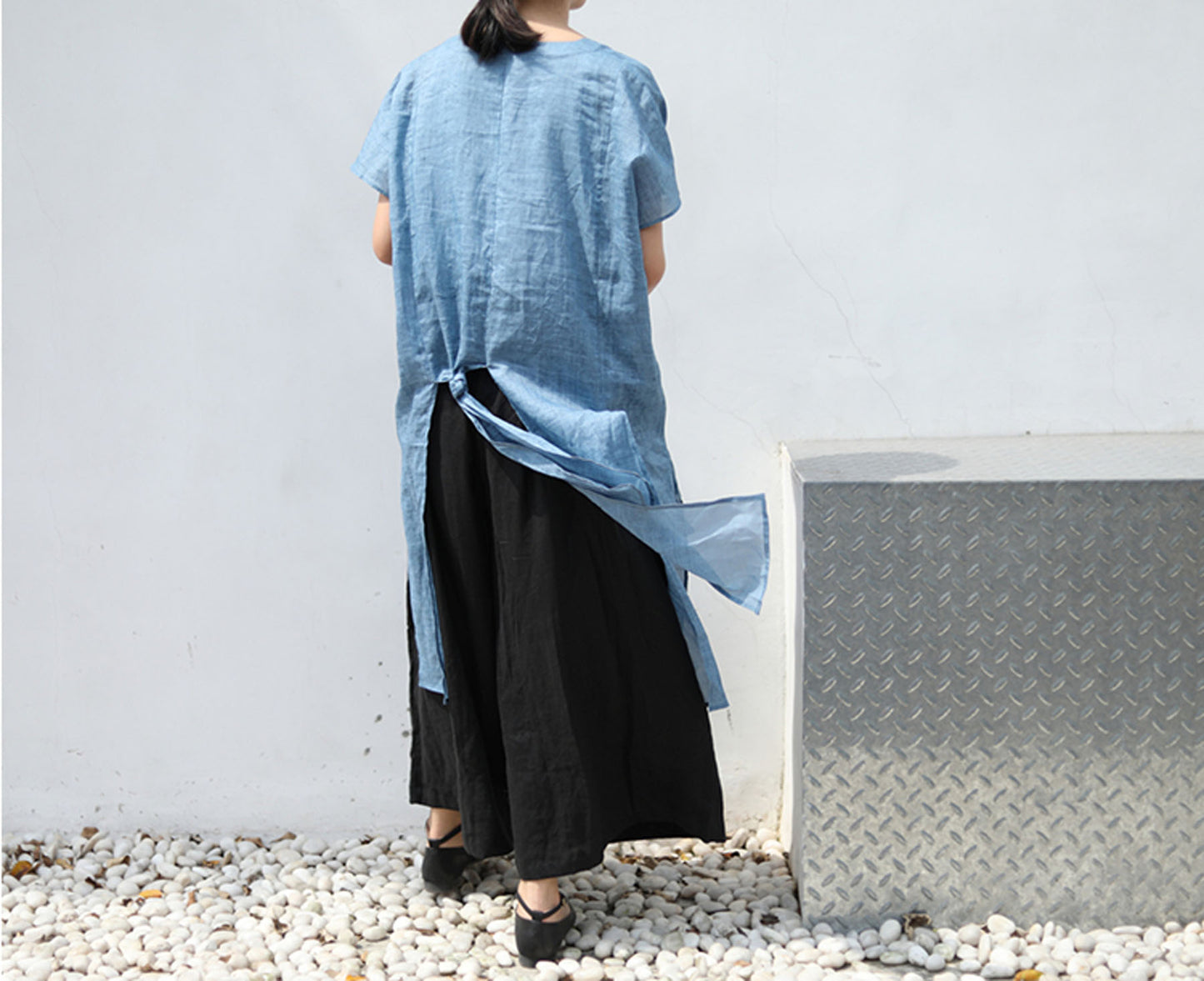 edoa V-neck Ramie Tunic with Joined panels