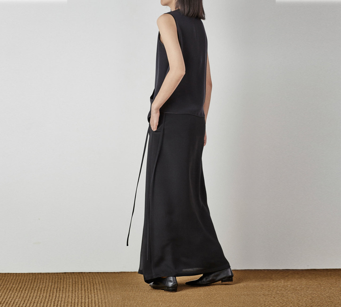 edoa  Crepe De Chine V-neck Sleeveless Tank