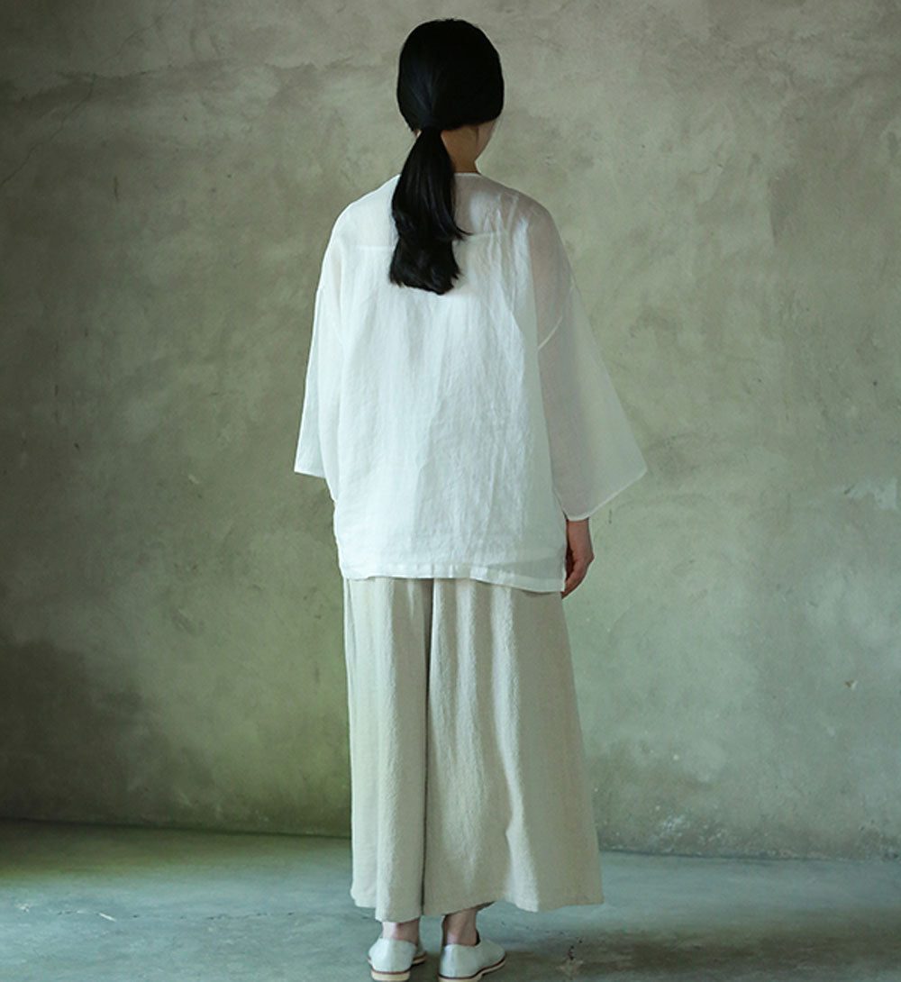 edoa Ramie Blouse with Hand Knotted Chinese Buttons