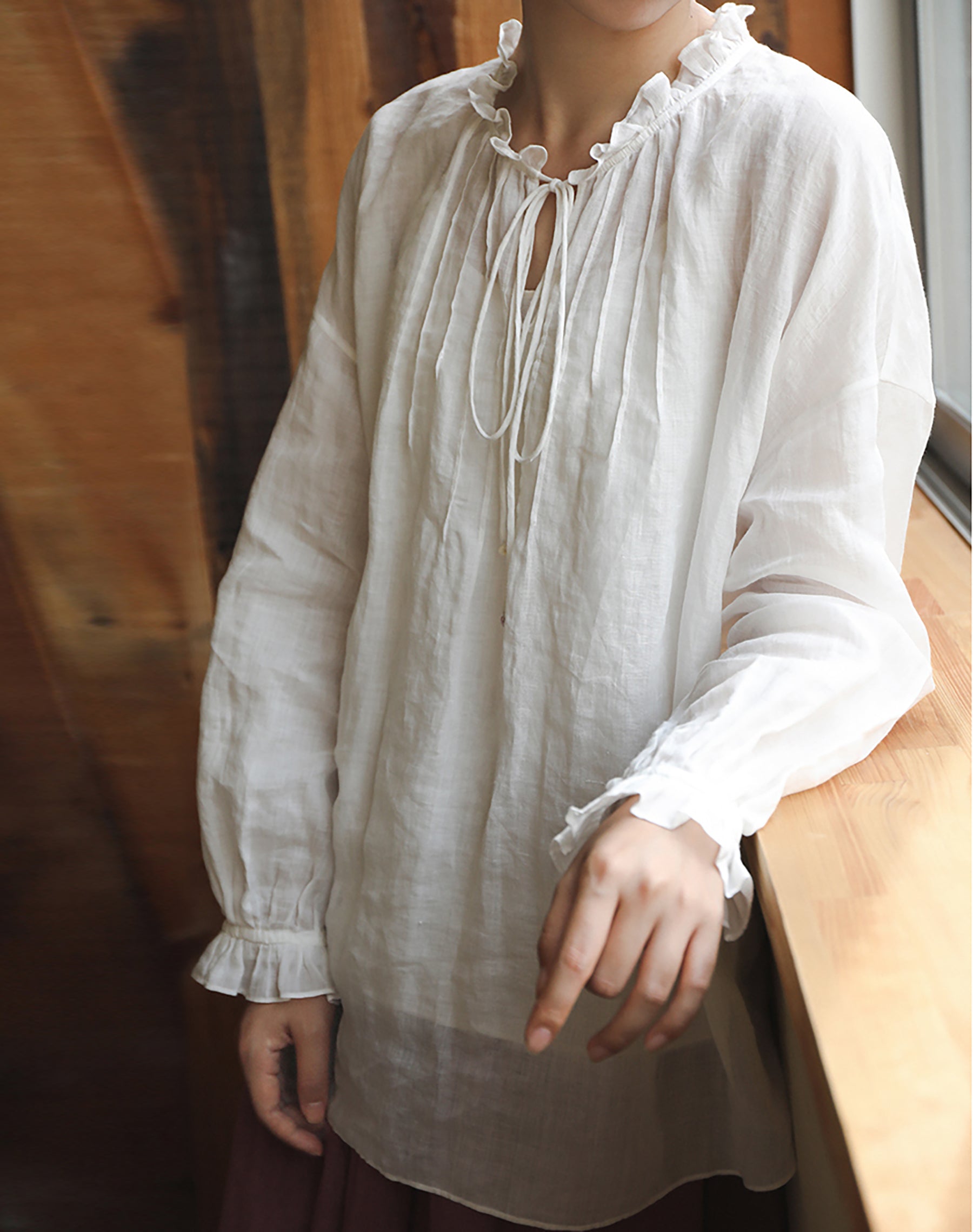 edoa Thin Ramie Pintuck Poet Blouse