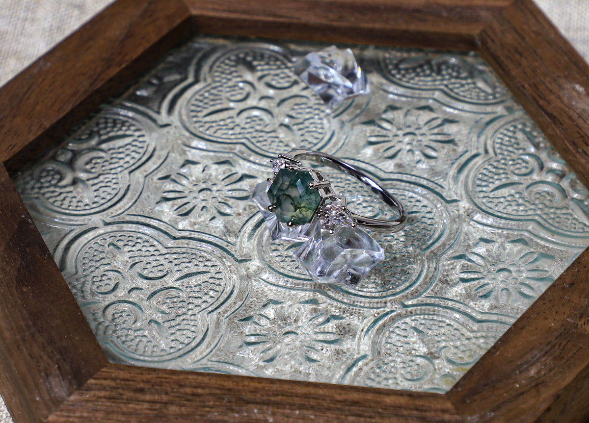 edoa Hexagonal Natural Moss Agate Ring