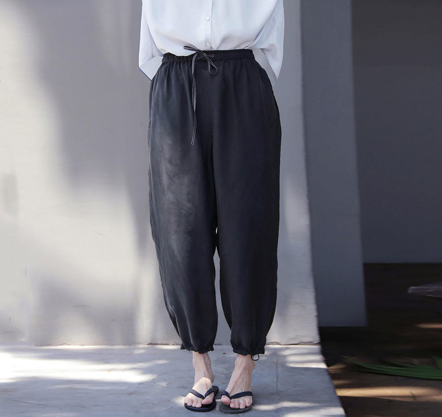 edoa Black Sand Washed Mulberry Silk Habotati Tapered Pants
