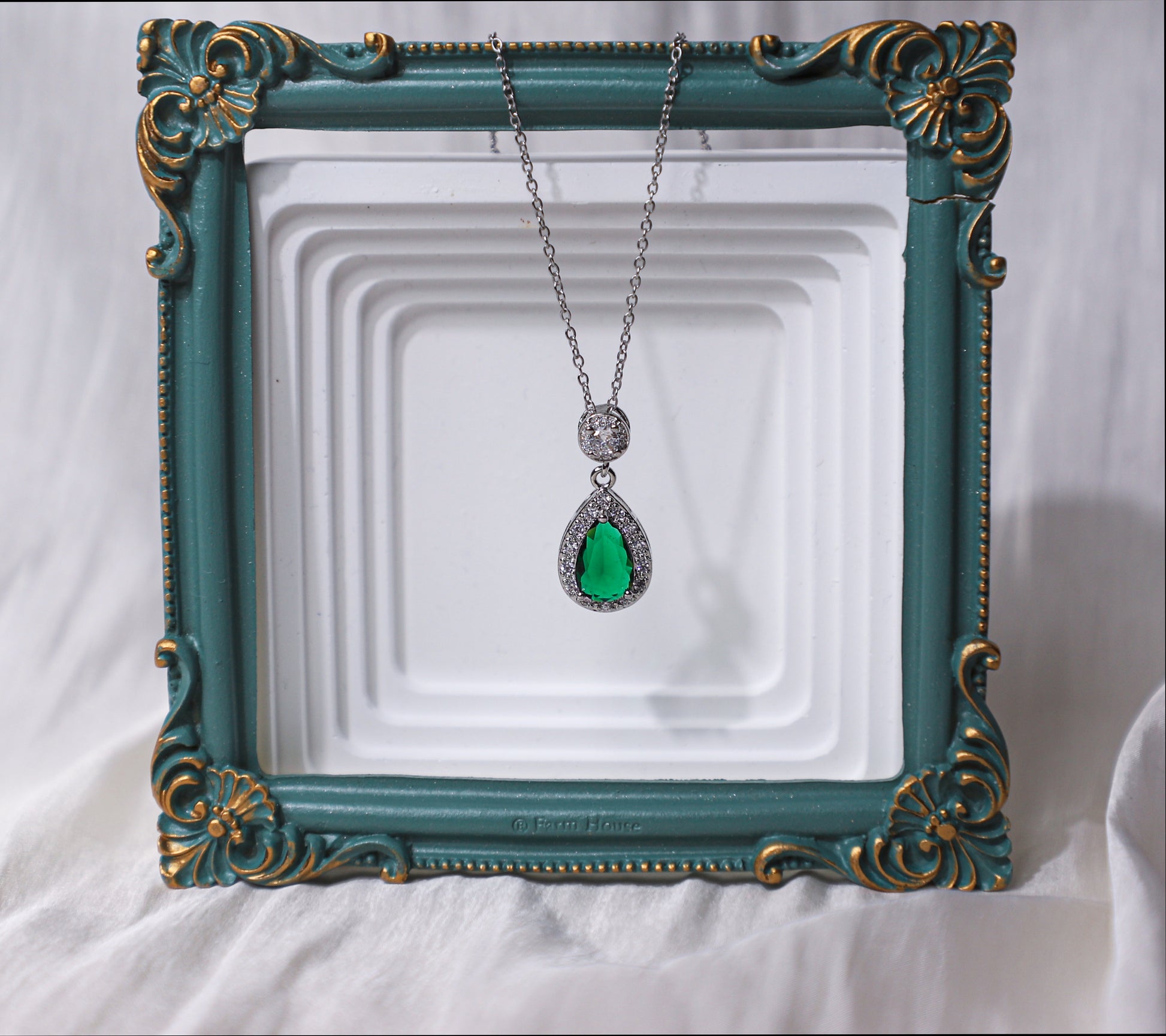 edoa The Emerald Drop Halo Necklace