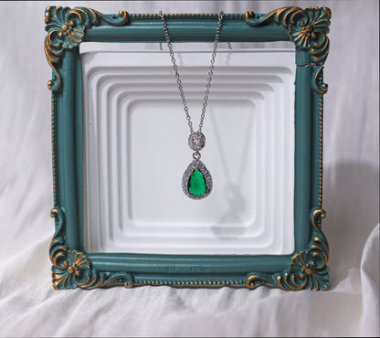 edoa The Emerald Drop Halo Necklace
