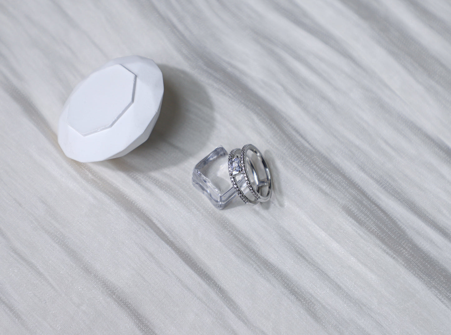 edoa Minimalist Dainty Diamond Double Band Ring