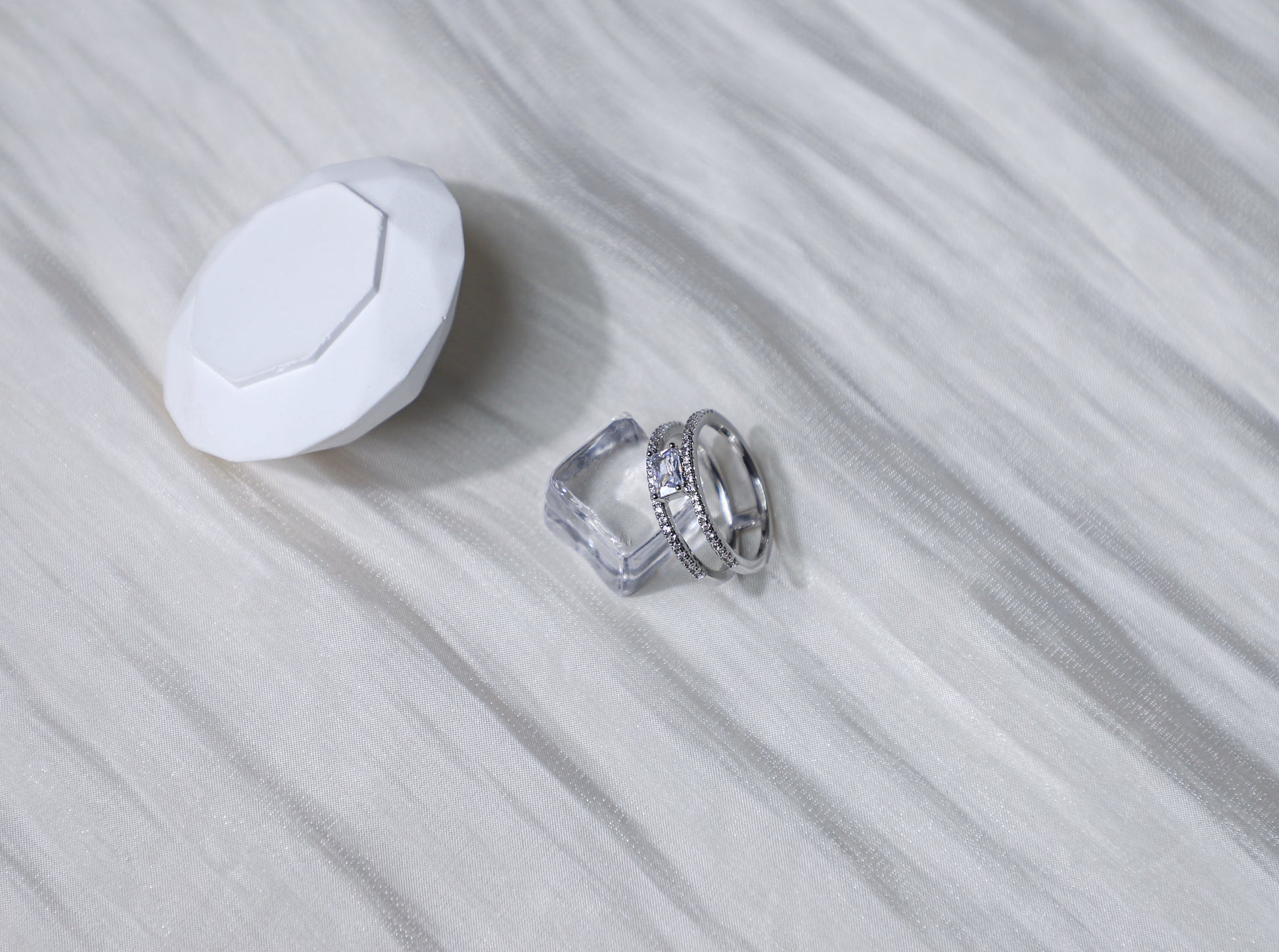 edoa Minimalist Dainty Diamond Double Band Ring
