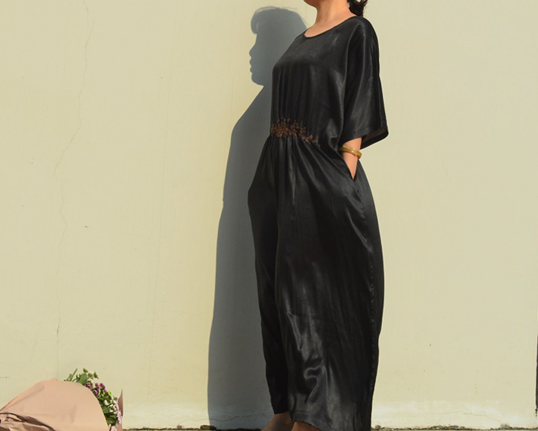 edoa Loose Fitting Elastic Mud Silk Crepe Satin Dress with Hand Embroidery