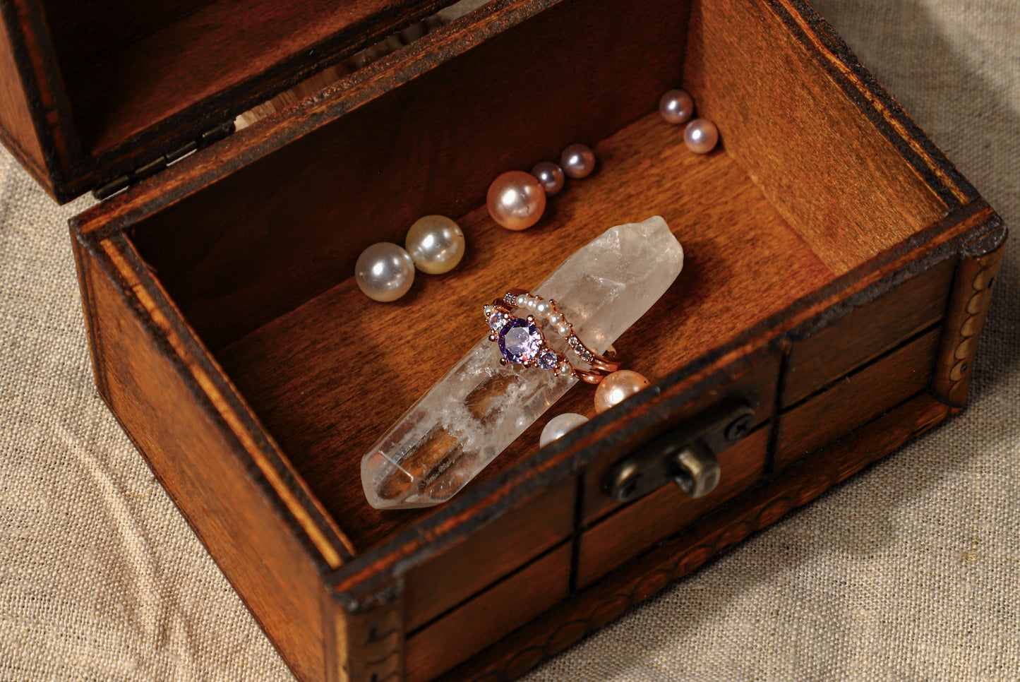 edoa Amethyst & Pearl Crown Stacking Ring Set