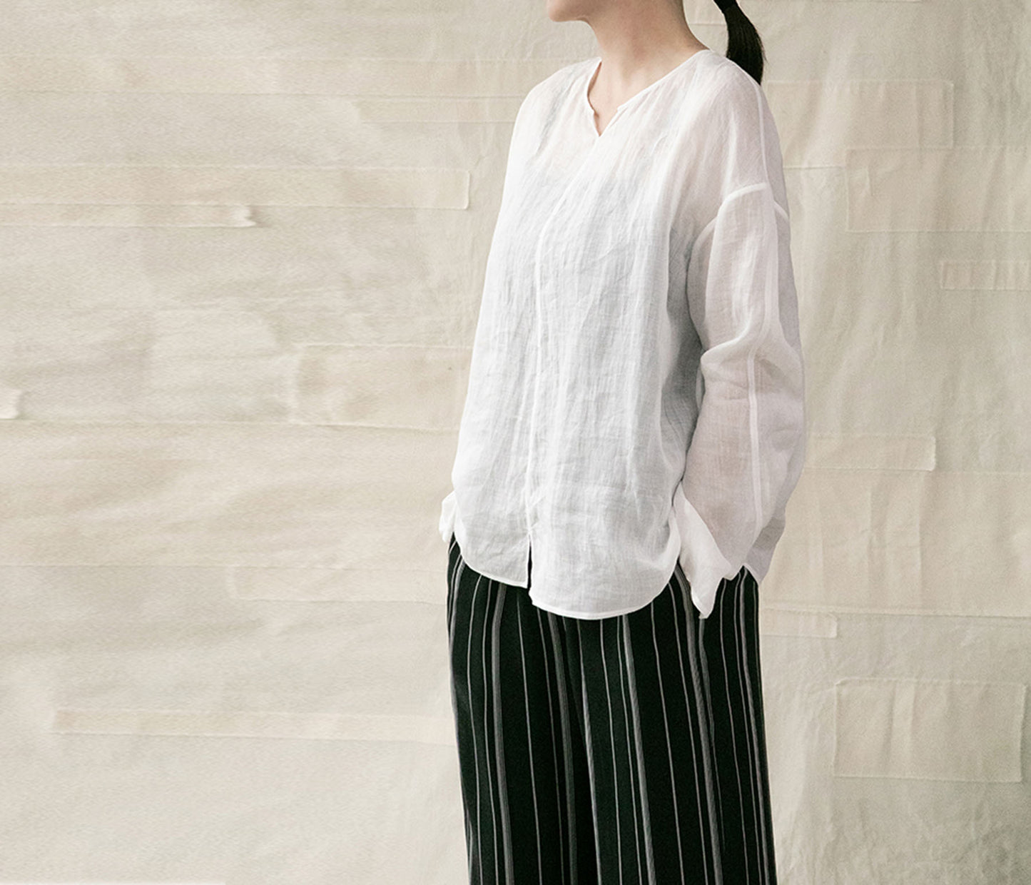 edoa White High Counted Ramie Top 