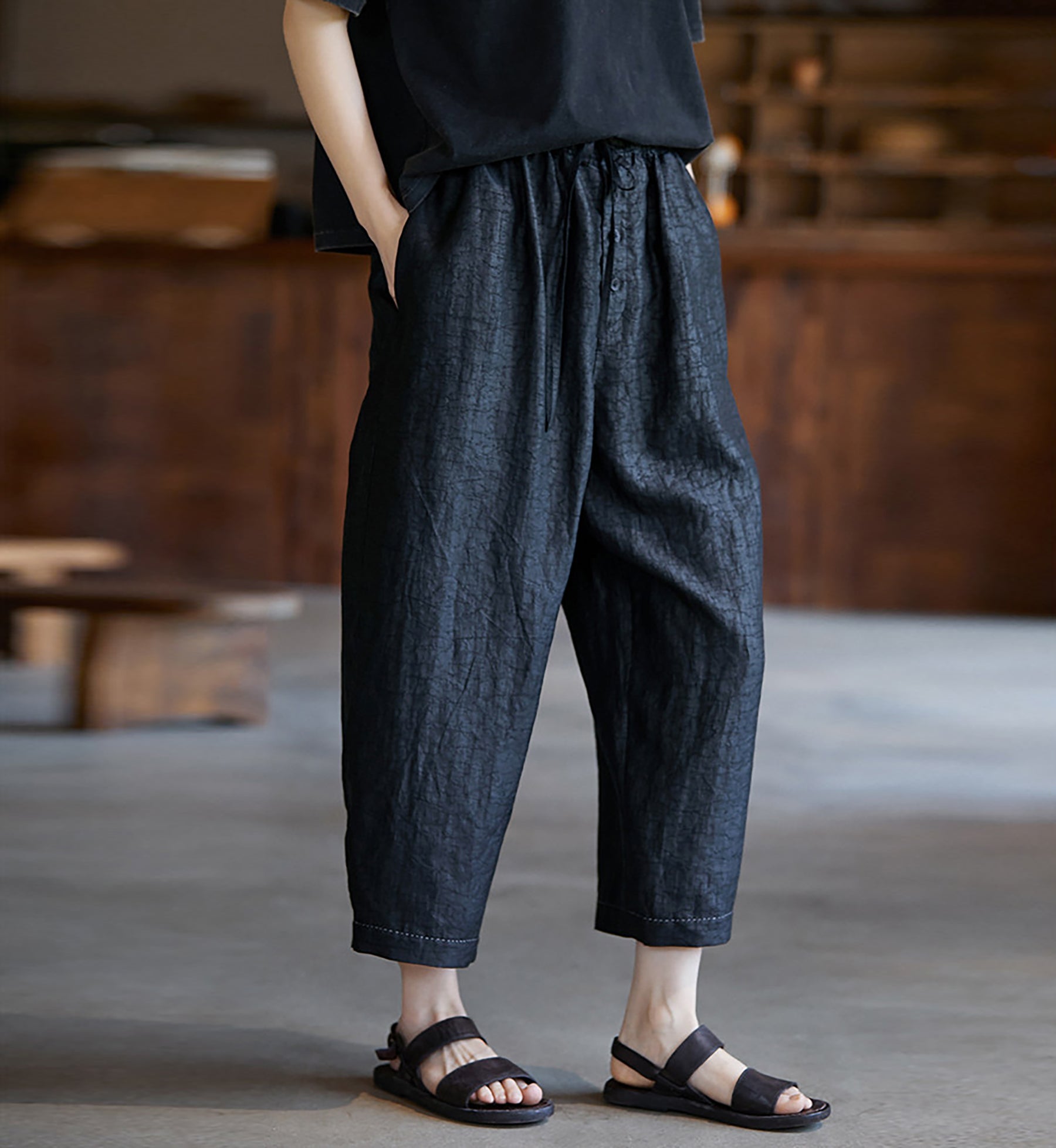 edoa Cracked Mud Silk Tapered Pants