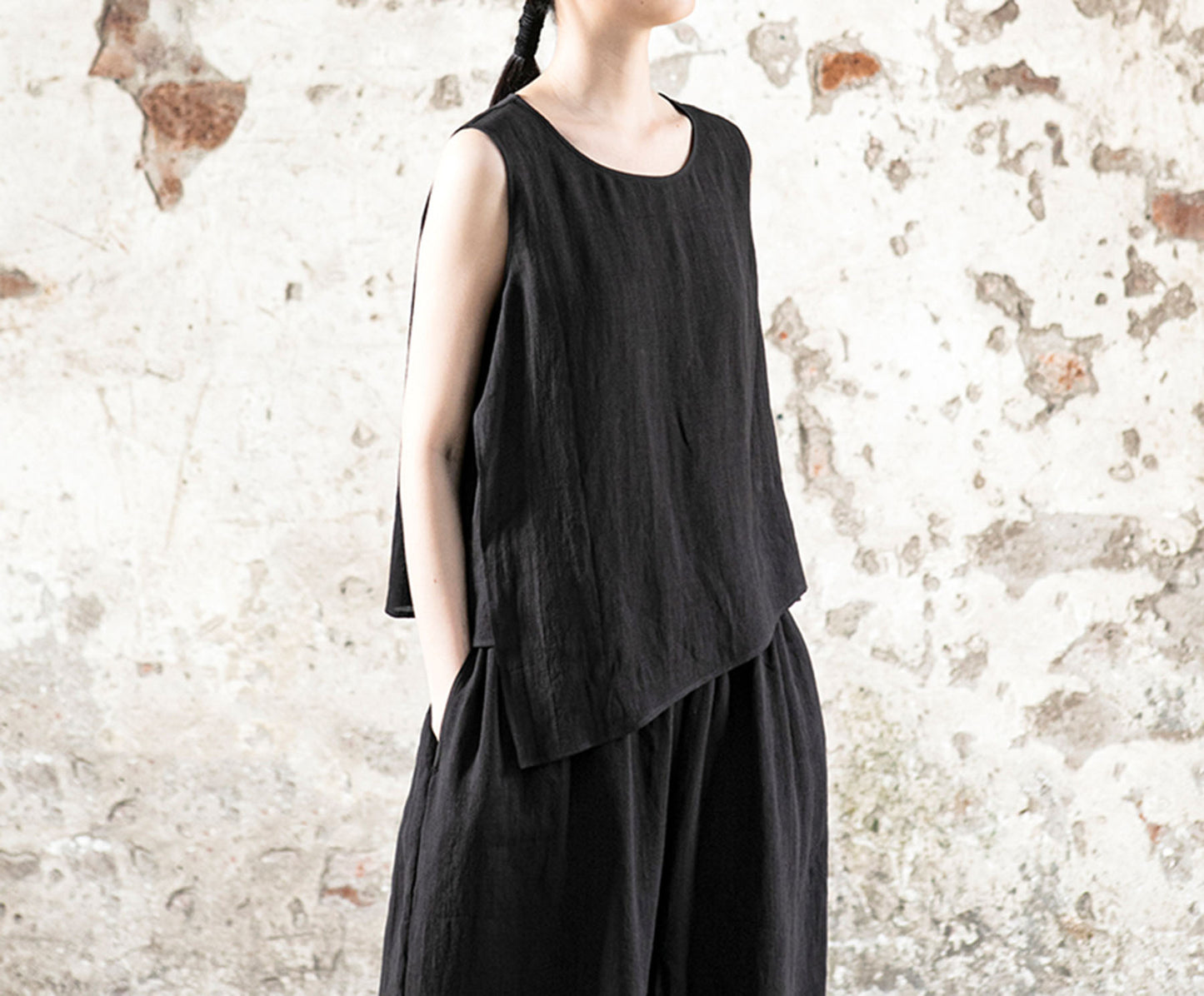 edoa High Counted Ramie Asymmetric Tank Top