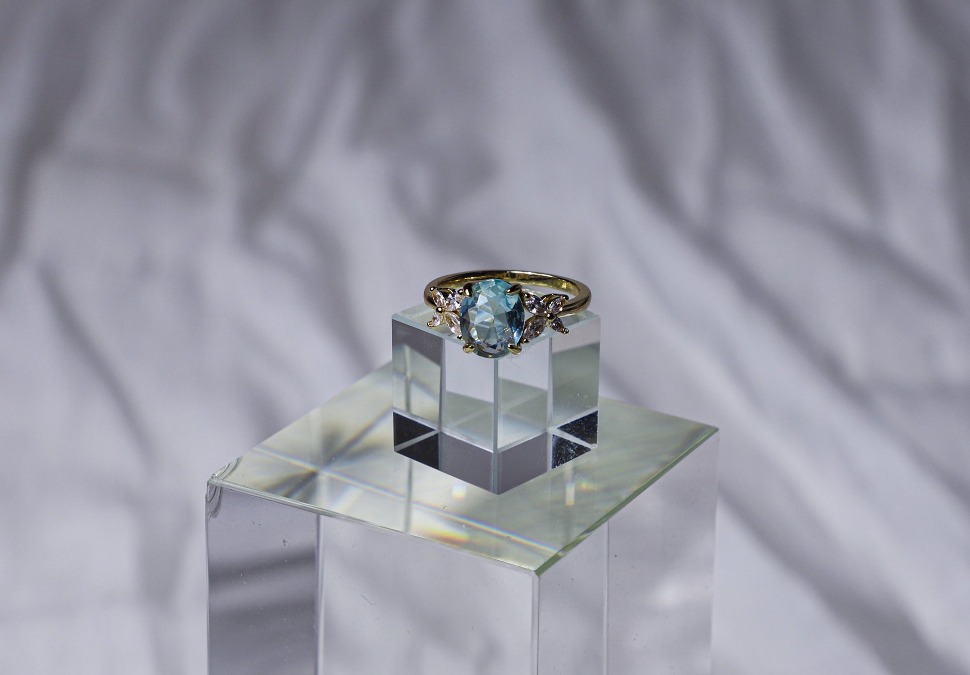 edoa Minimalist Oval Aquamarine Butterfly Wings Ring
