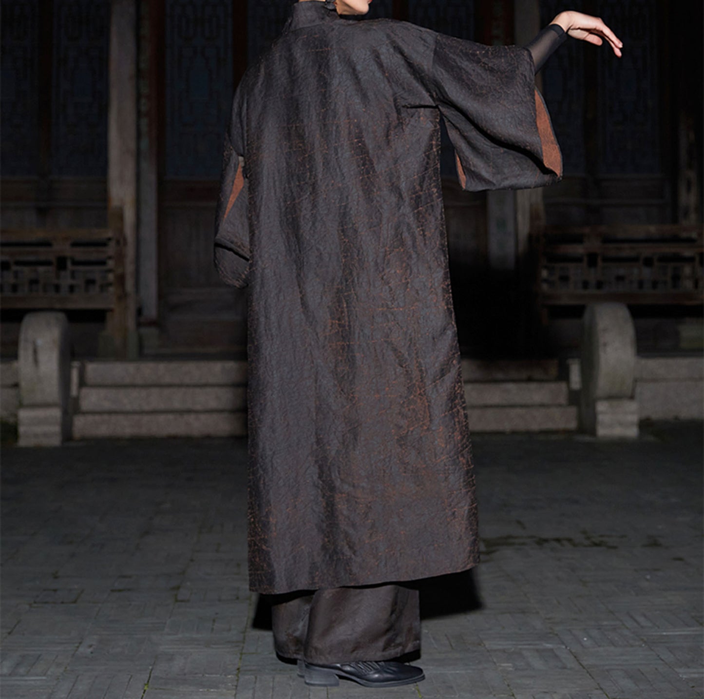 edoa Loose Fitting Cracked Mud Silk Coat