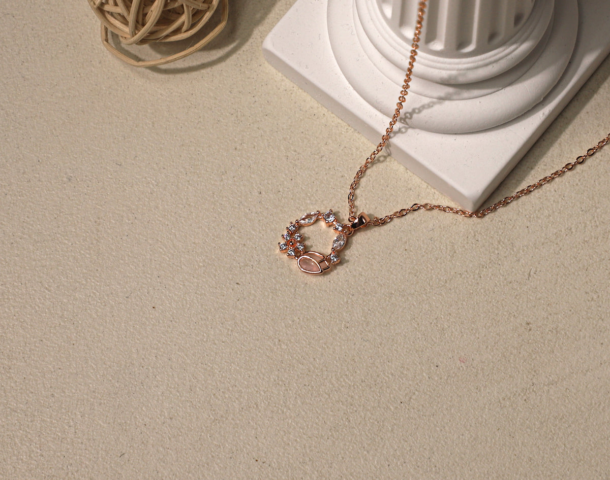 edoa Minimalist Tulip Wreath Rose Gold Necklace