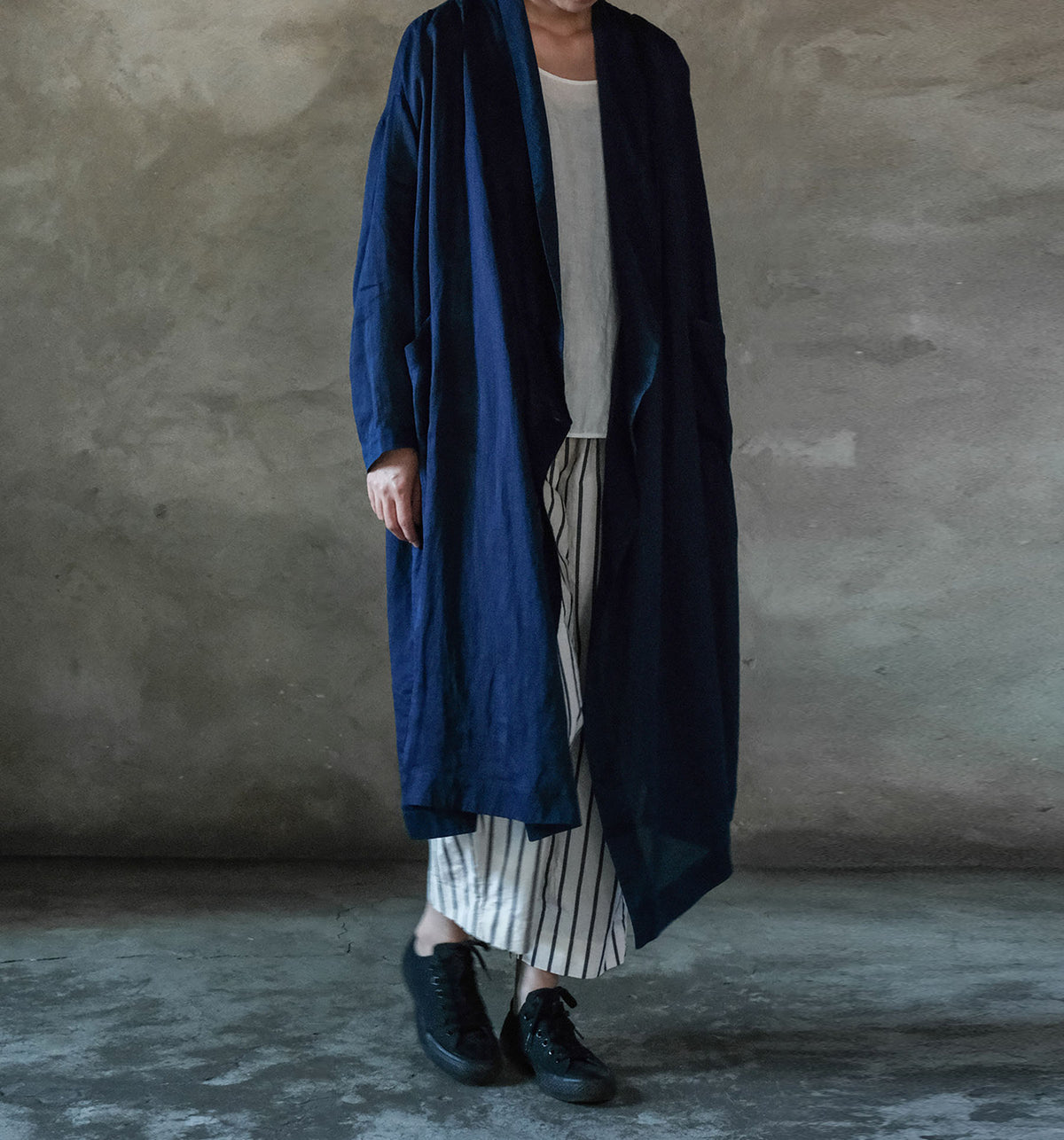 edoa Indigo-dyed Ramie Shawl Collar Coat