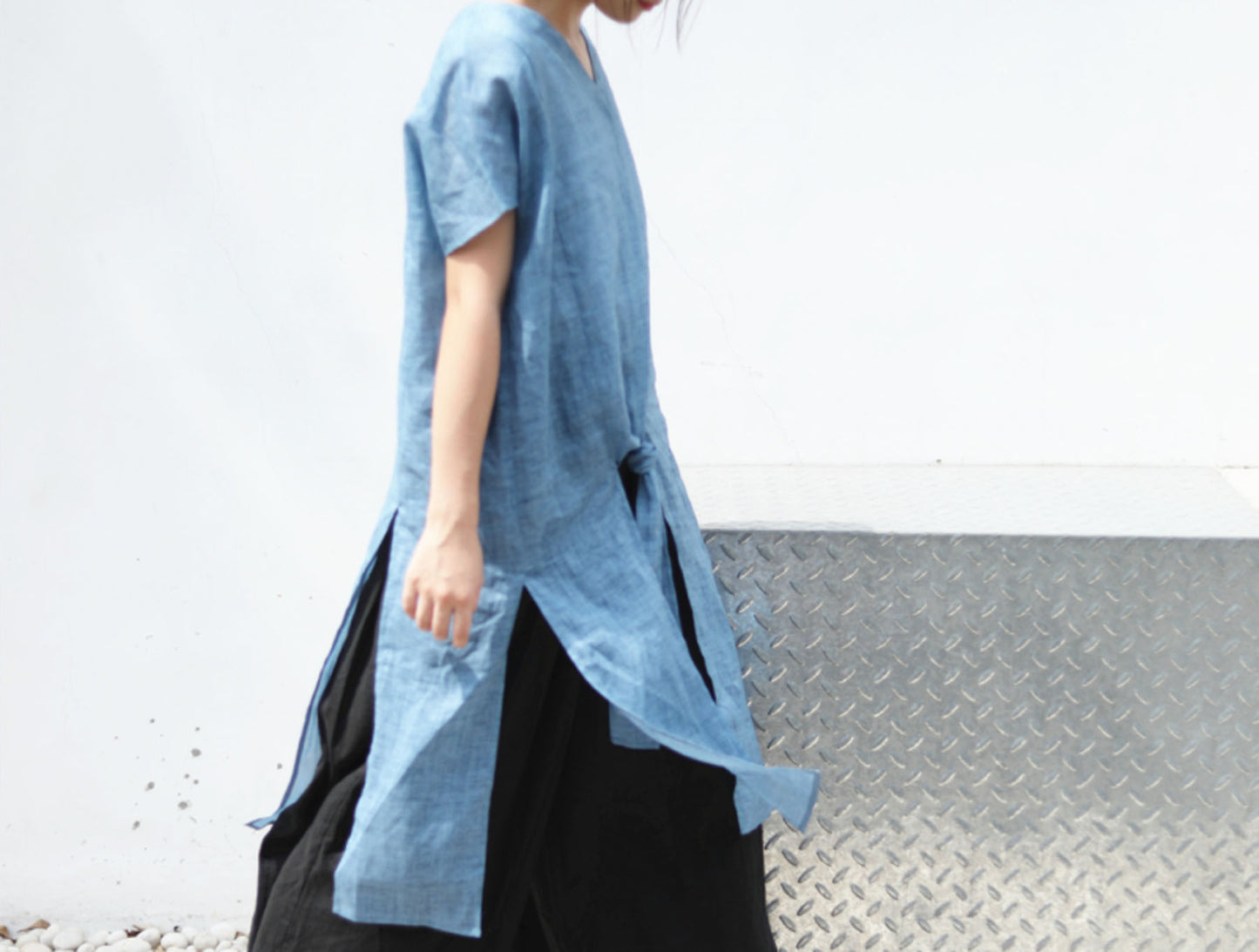 edoa V-neck Ramie Tunic with Joined panels