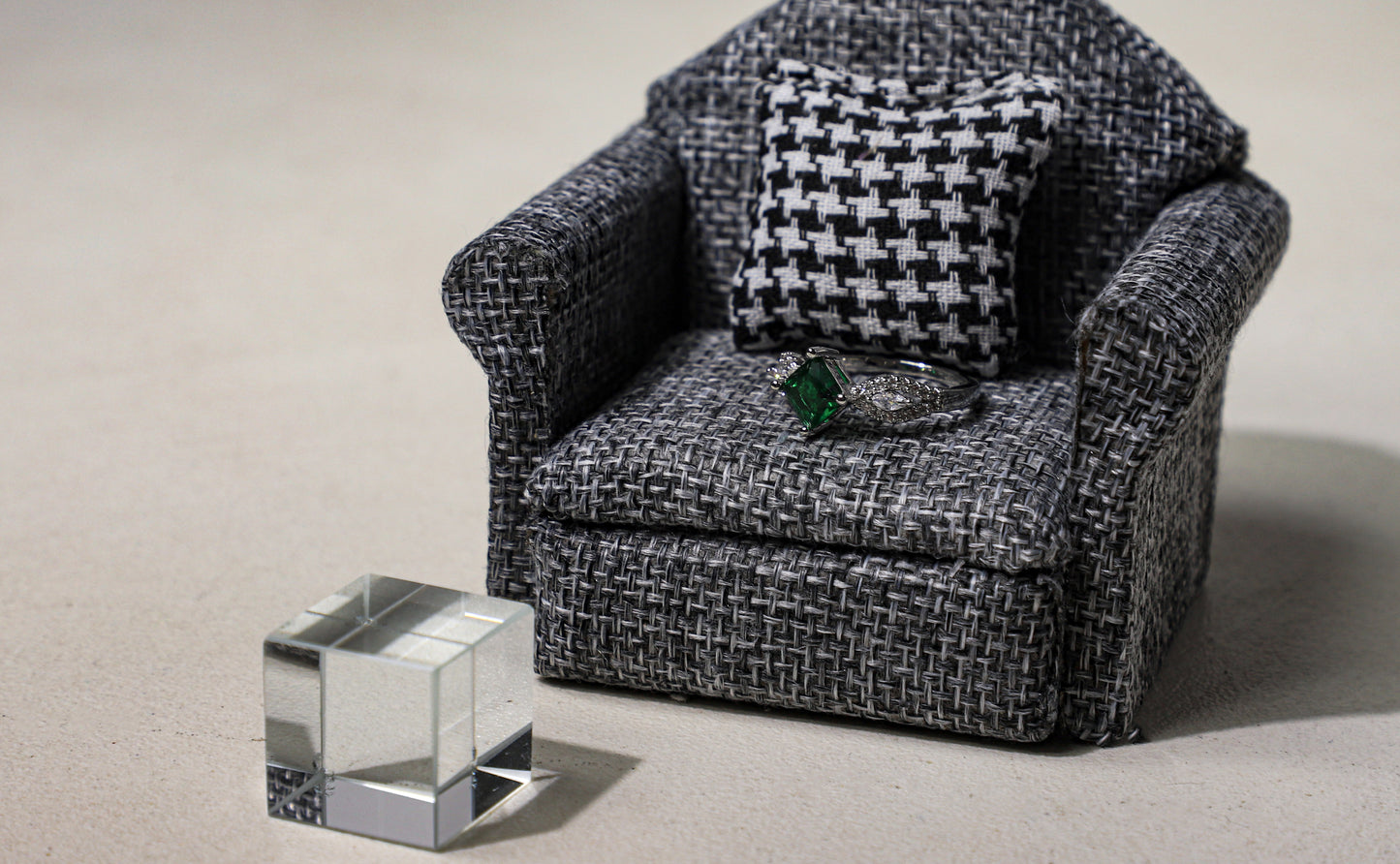 edoa Vintage Square Emerald Silver Ring