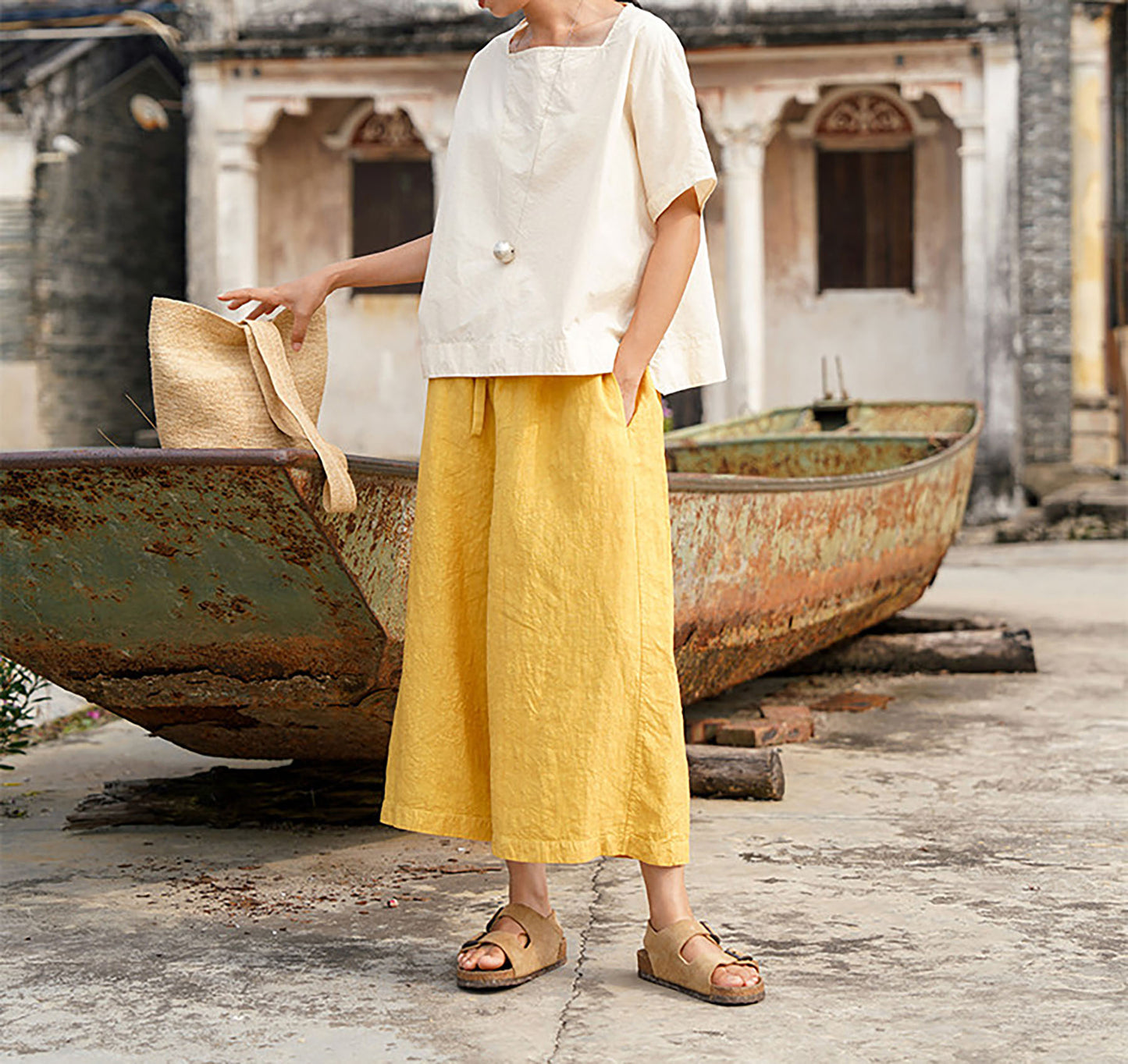 edoa Linen Above Ankle Length Trousers