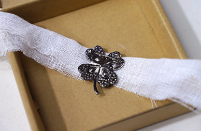 edoa  Dainty Deep Blue Crystal Clover Brooch