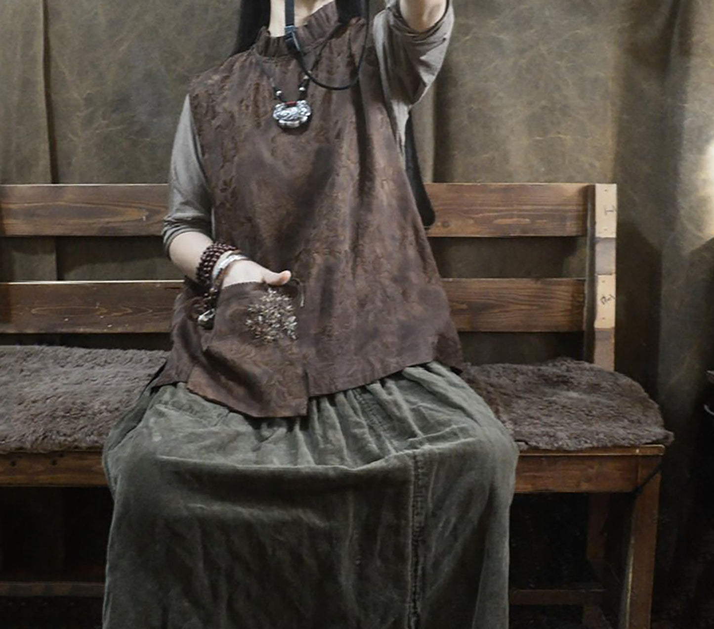 Reversible Distressed Mud Silk Ruffle Neck Vest to0279 X315