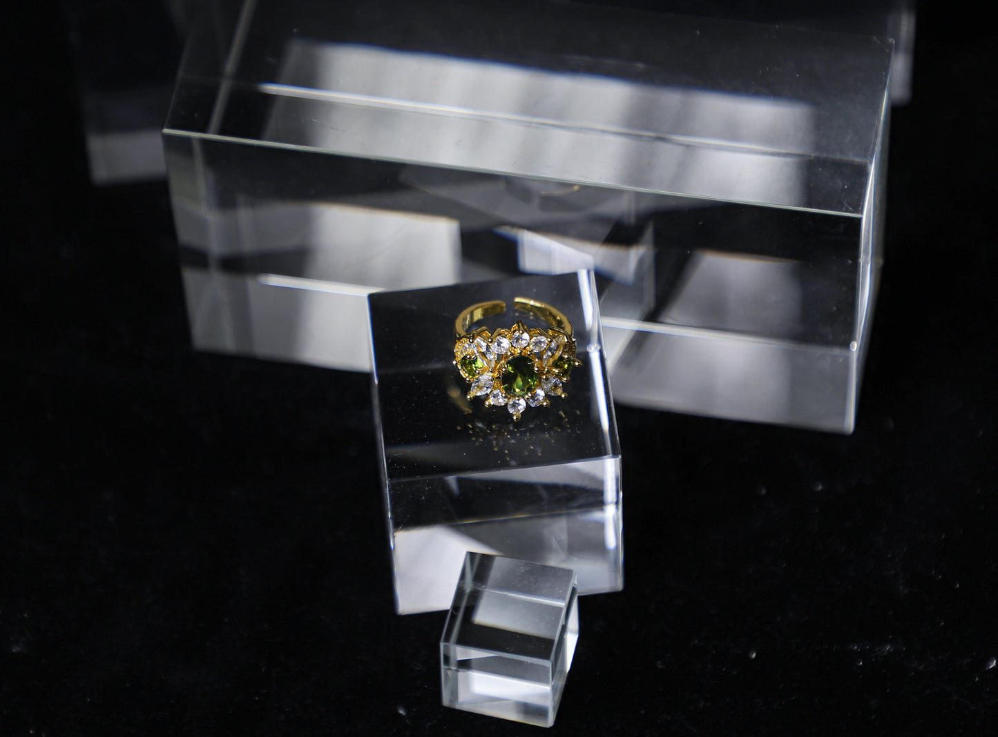 edoa edoa Vintage French Chic Peridot Ring
