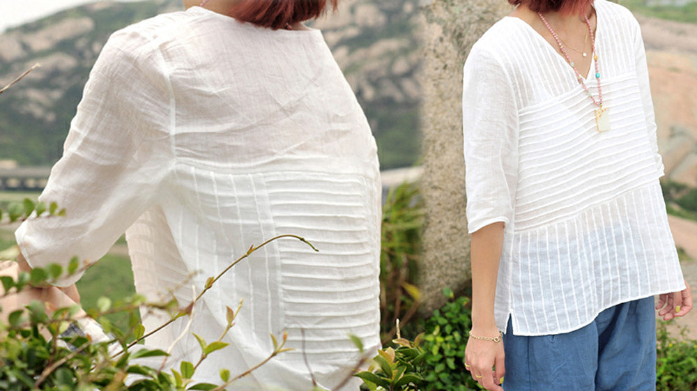 edoa Hand Pintucked V-neck Ramie Blouse