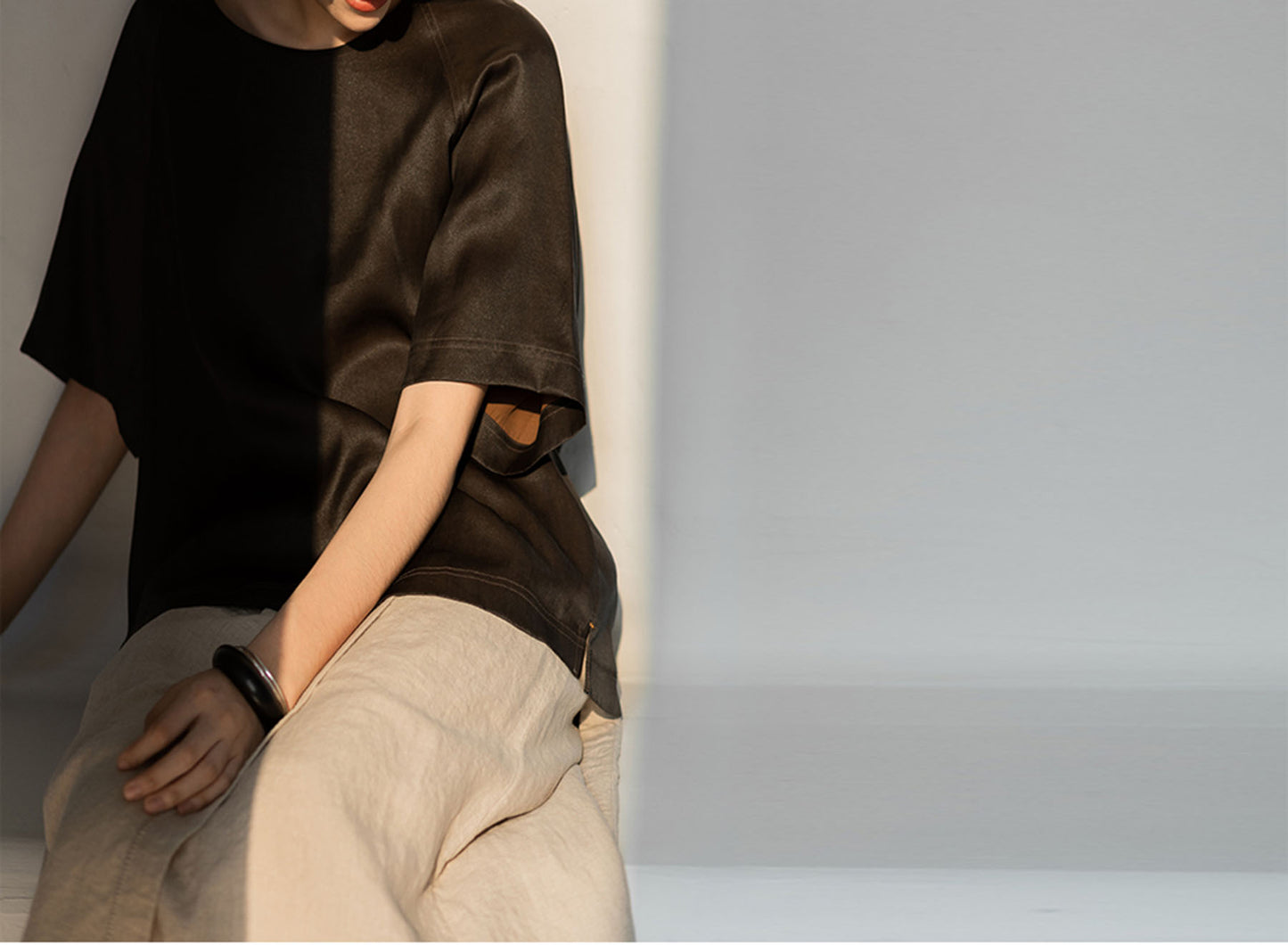 edoa Loose Fitting Mud Silk Crepe Satin Tee