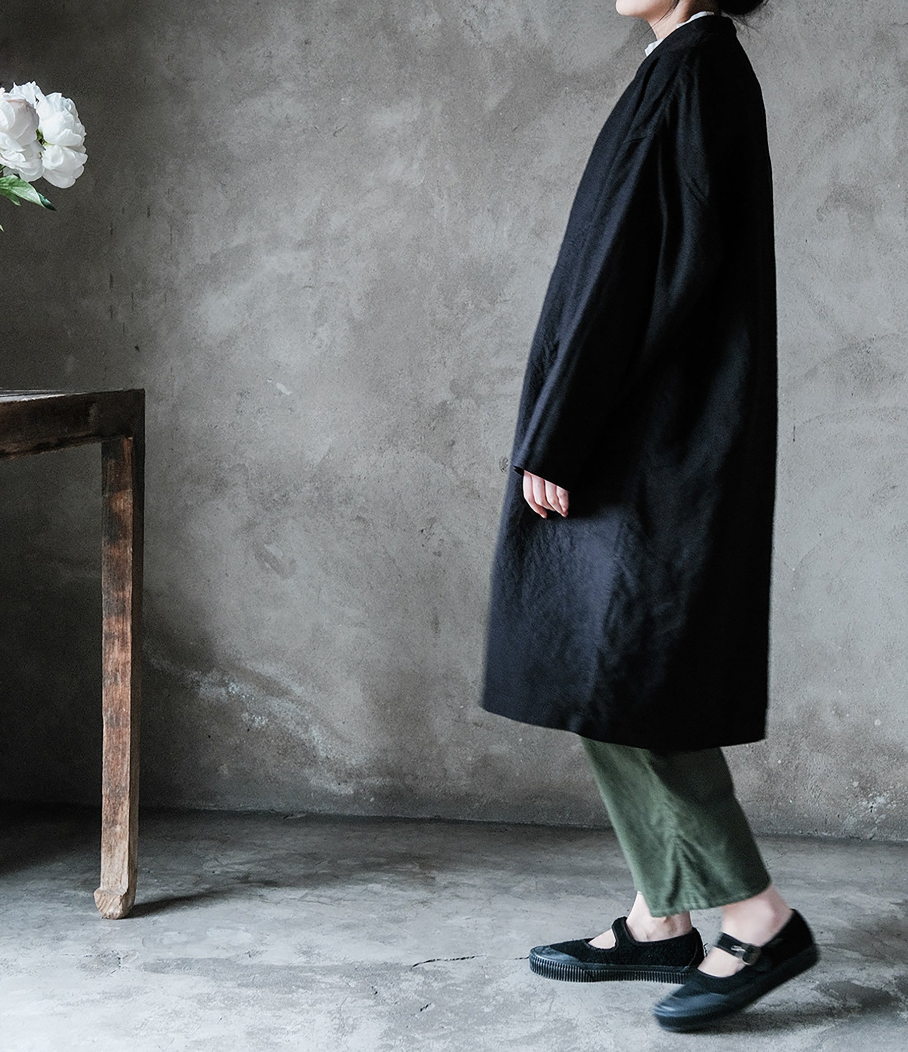 edoa Linen Trench Coat with Chinese Hand Knotted Button