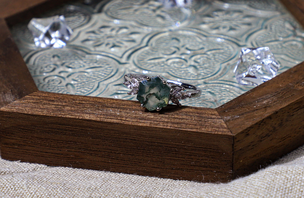 edoa Hexagonal Natural Moss Agate Ring