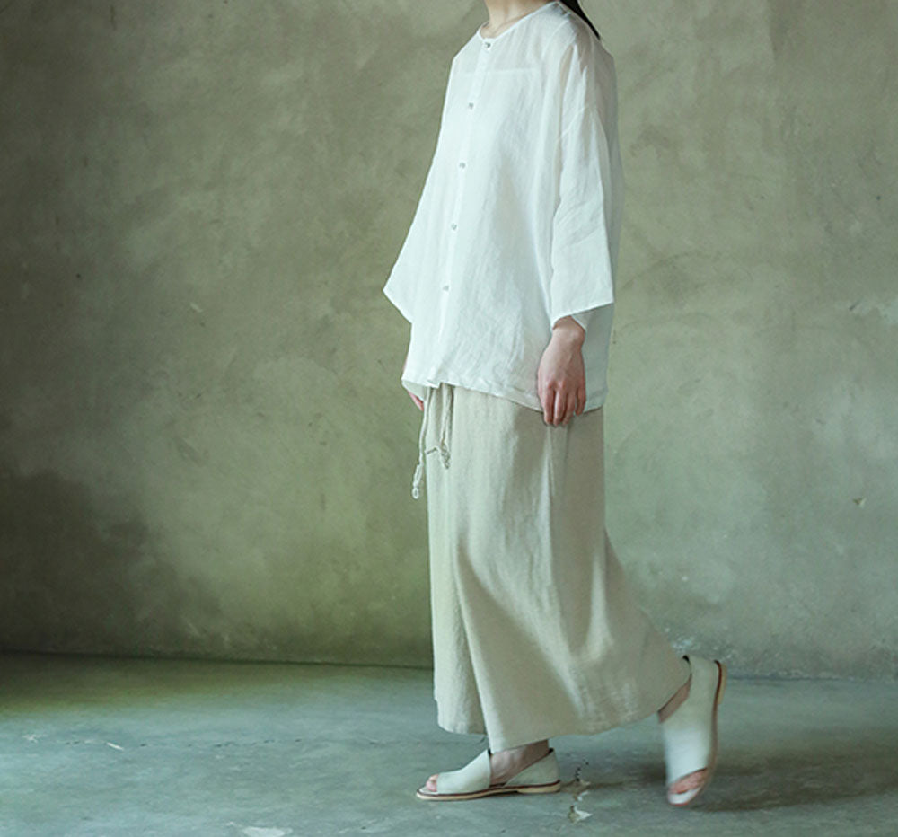 edoa Ramie Blouse with Hand Knotted Chinese Buttons