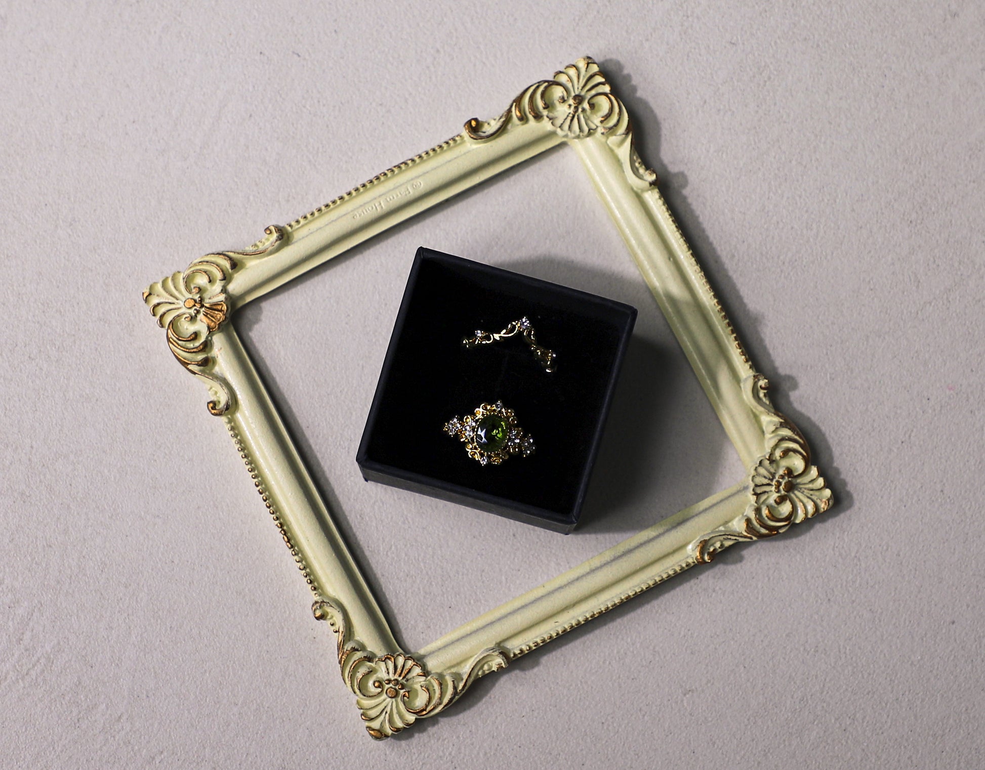 edoa Royal Style Nesting Oval Peridot Ring Set