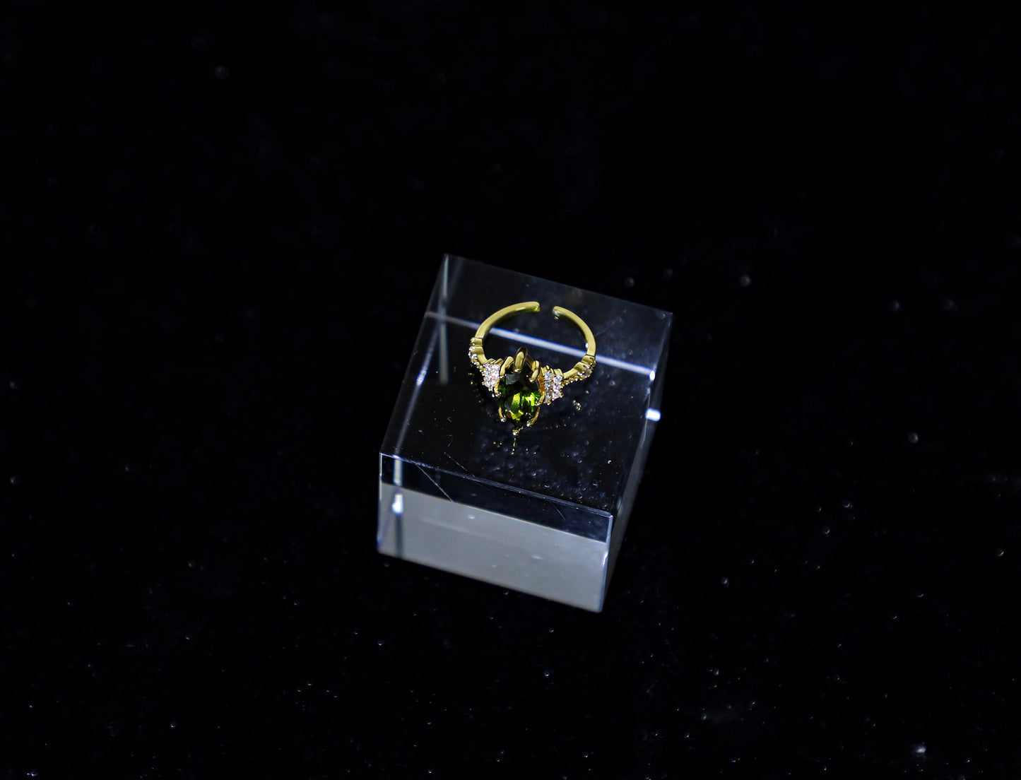 edoa Marquise Peridot Forest Ring