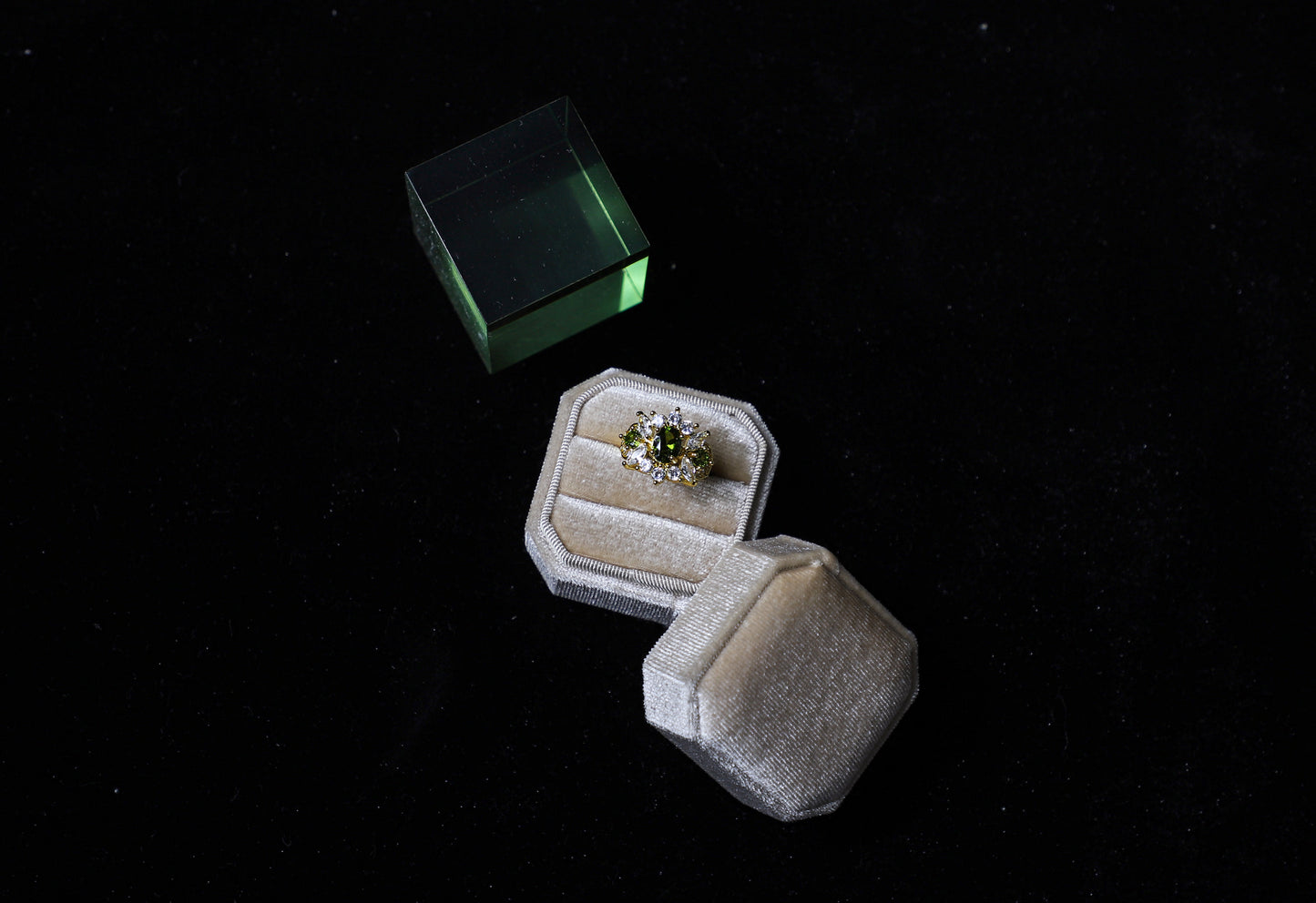 edoa edoa Vintage French Chic Peridot Ring