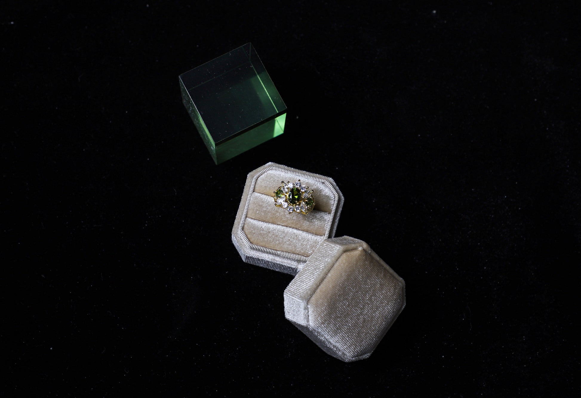 edoa edoa Vintage French Chic Peridot Ring