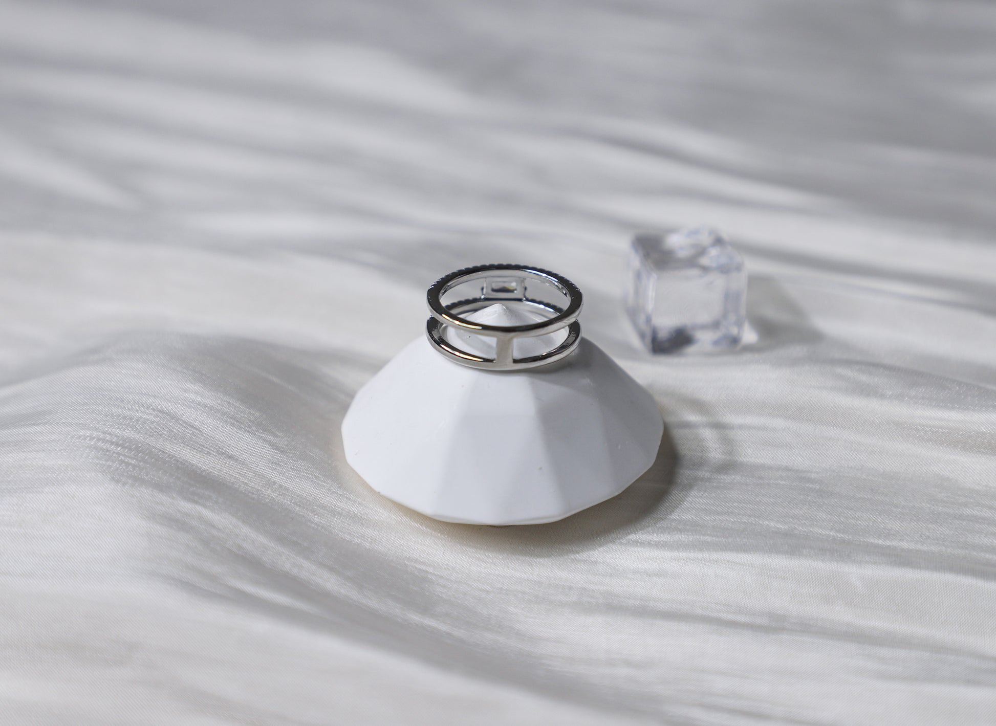 edoa Minimalist Dainty Diamond Double Band Ring