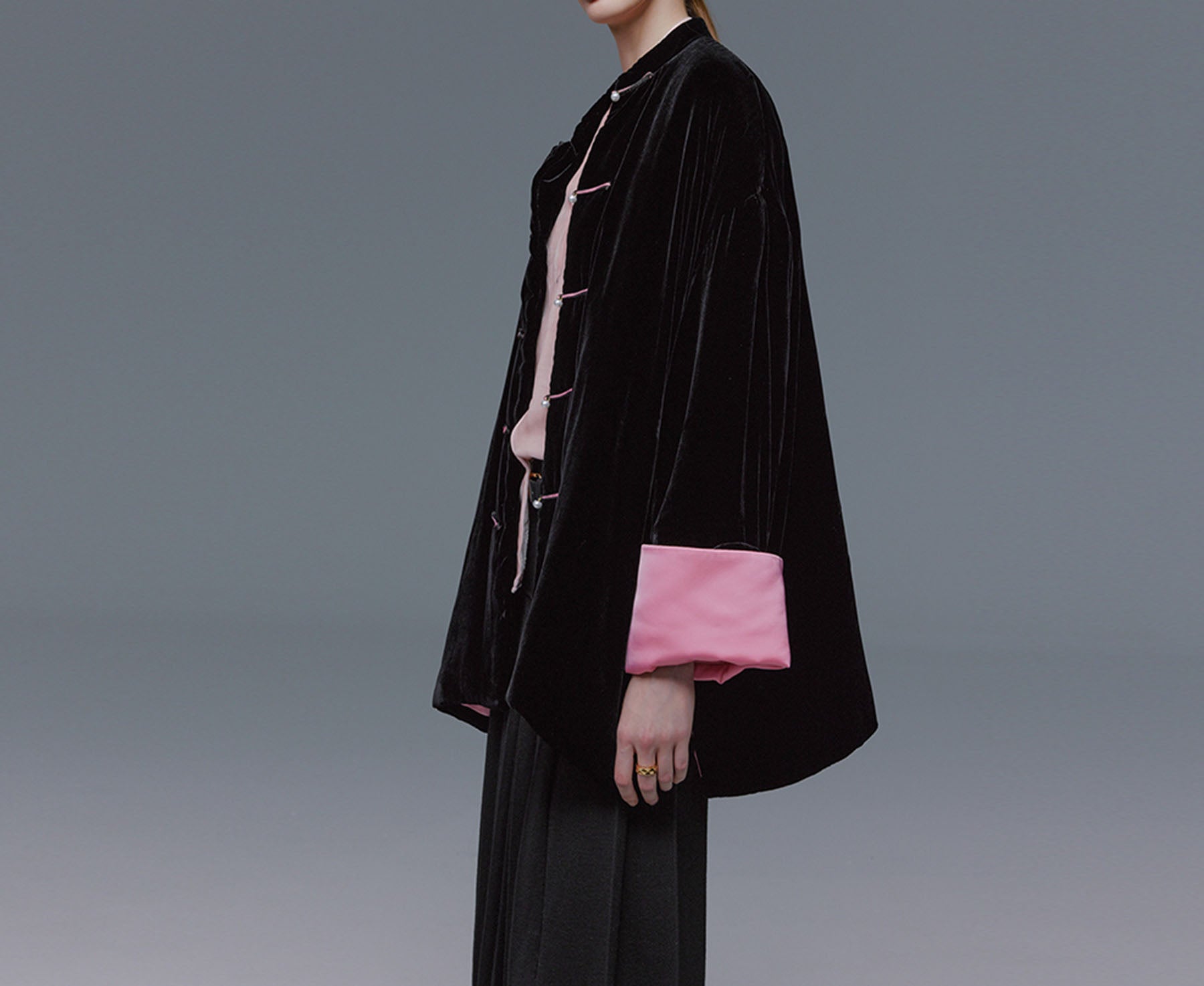 edoa Black Silk Velvet Puffer Jacket