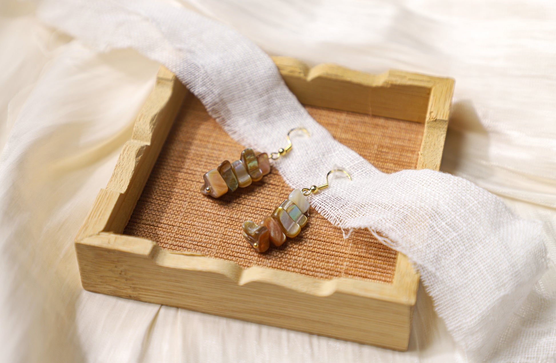 edoa Oat & Caramel | Organic Texture Stacked Shell Dangle Earrings