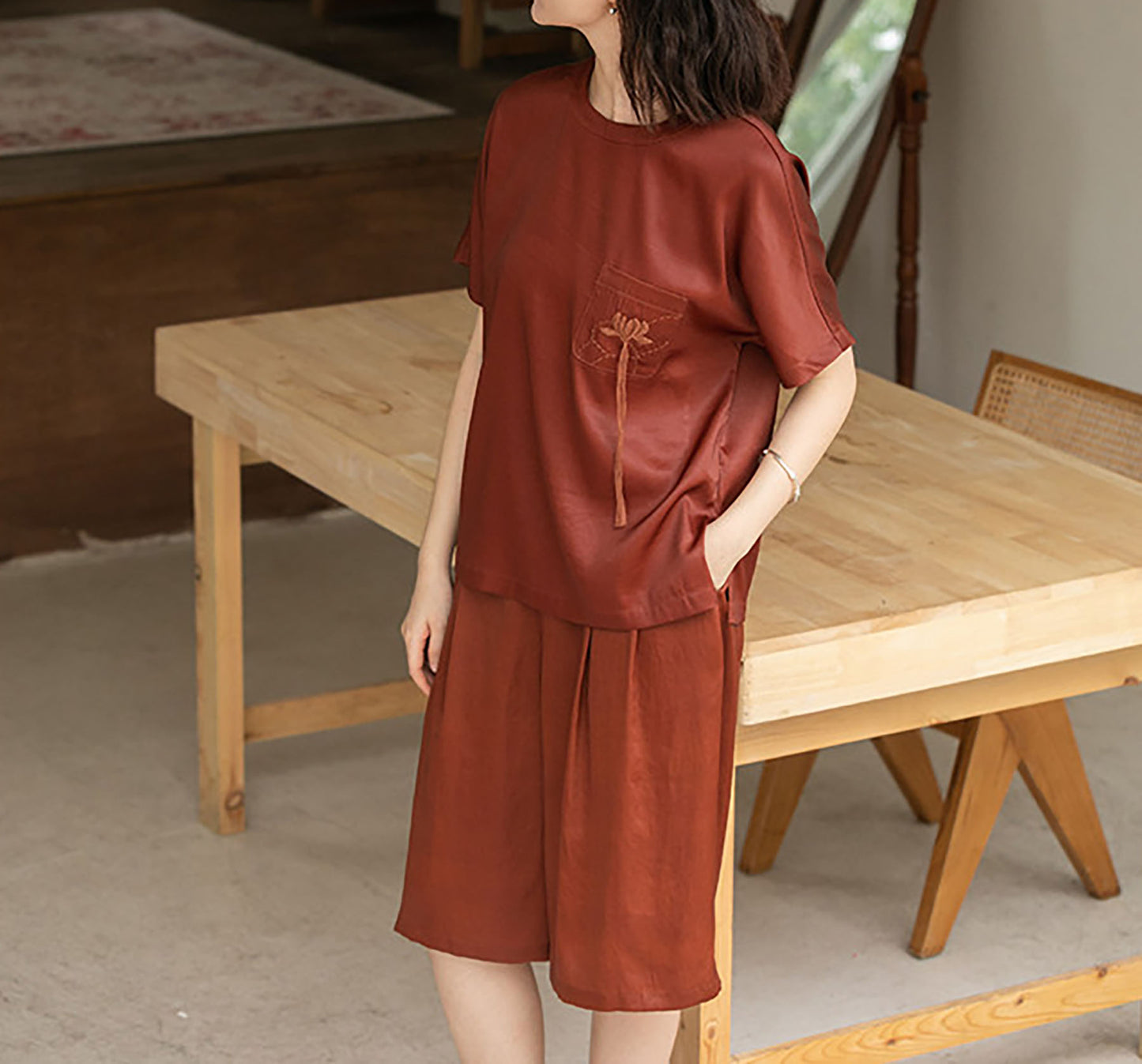 edoa Mud Silk Satin Short Sleeve Tee