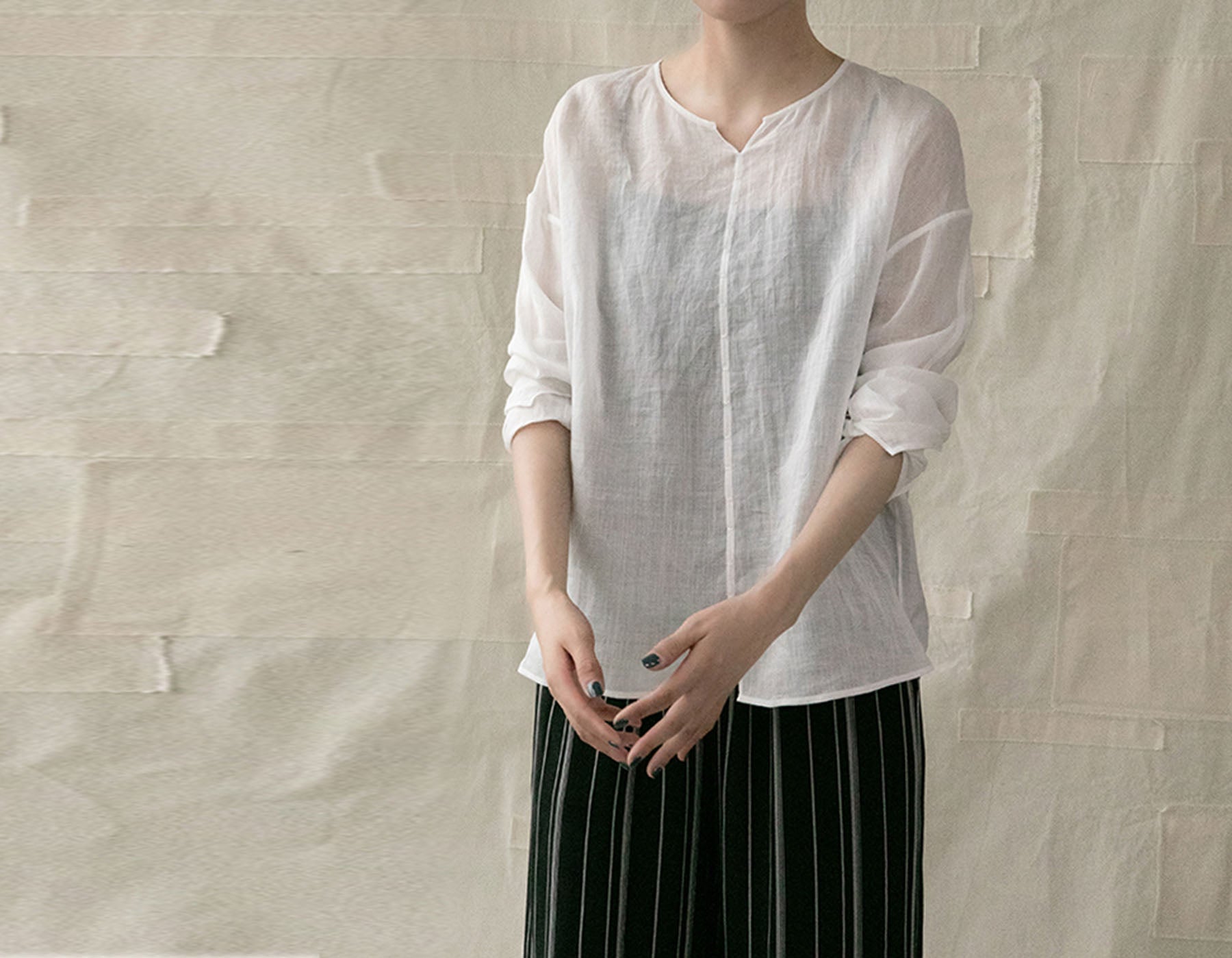edoa White High Counted Ramie Top 