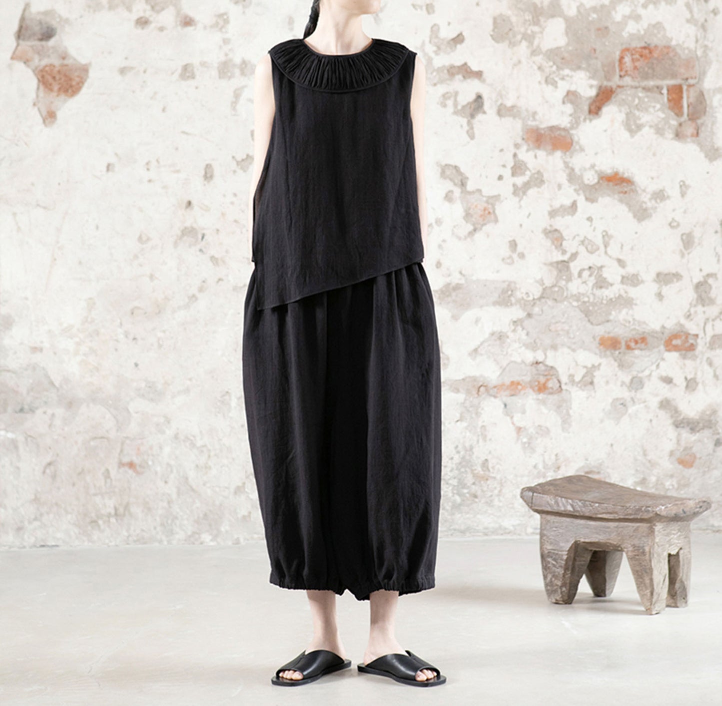 edoa High Counted Ramie Asymmetric Tank Top