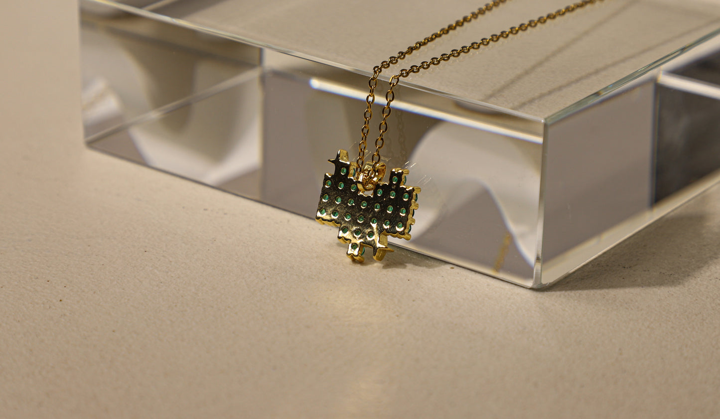 edoa Minimalist Pixel Style Heart Emerald Necklace