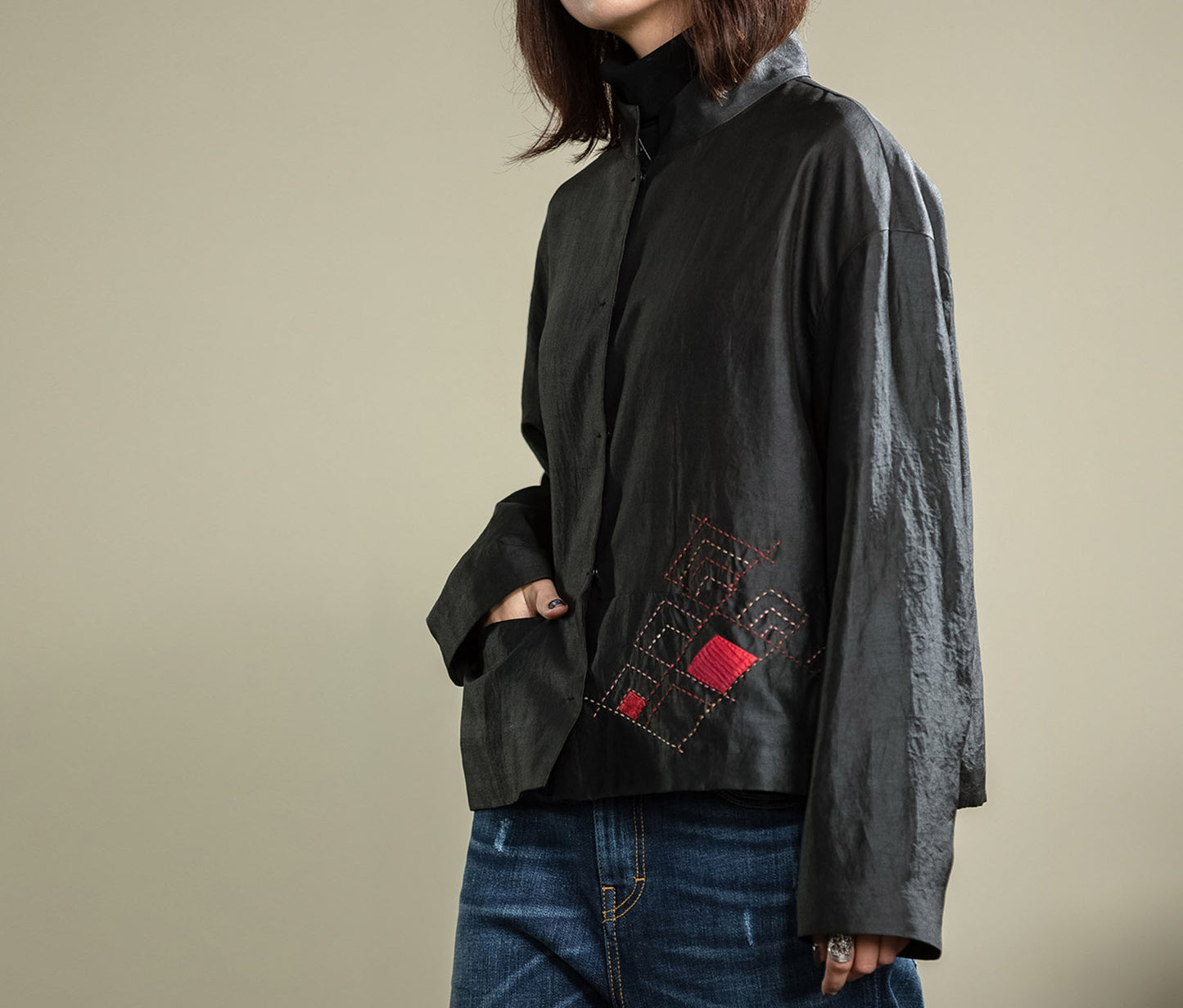 edoa Mud Silk Jacket decored with Applique