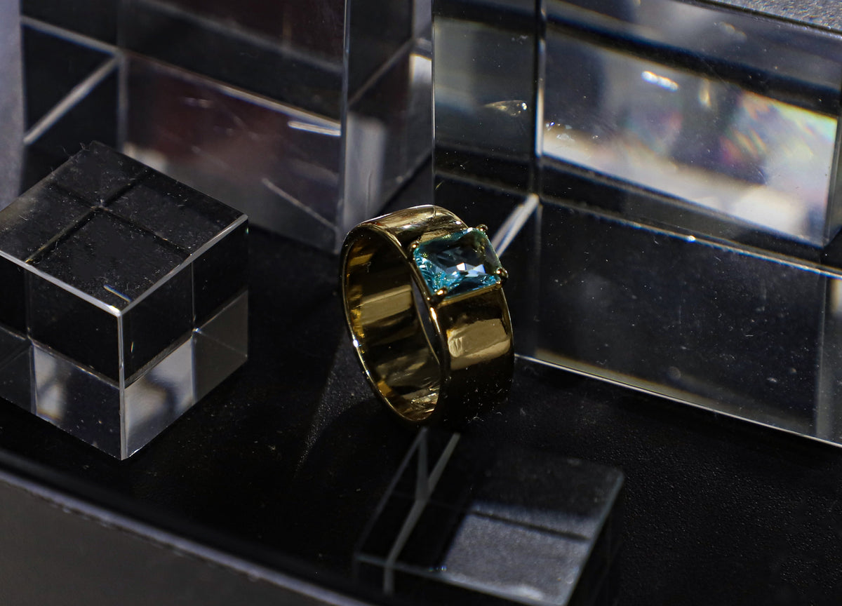 edoa Modern Bold Gold Aquamarine Ring