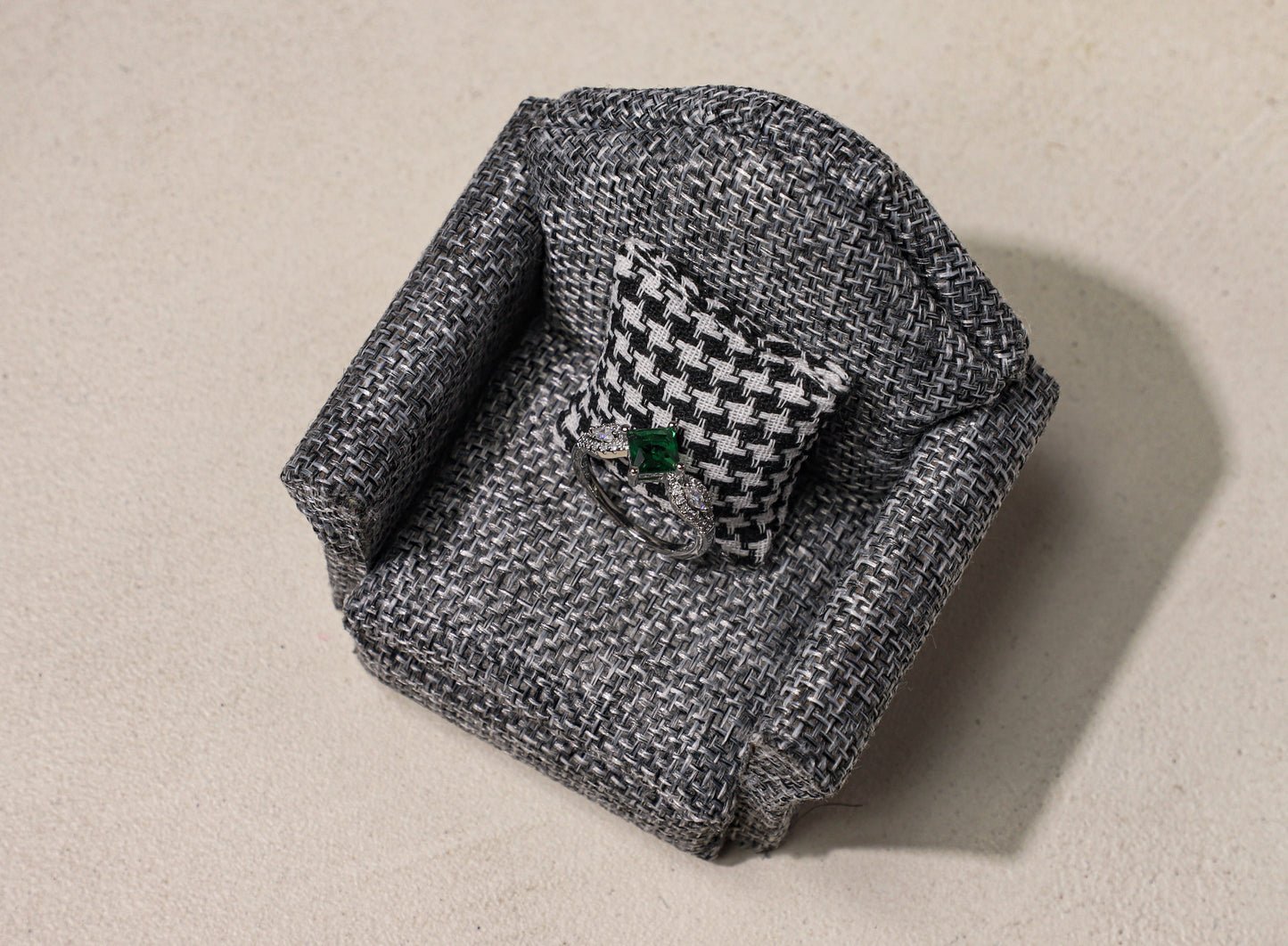 edoa Vintage Square Emerald Silver Ring