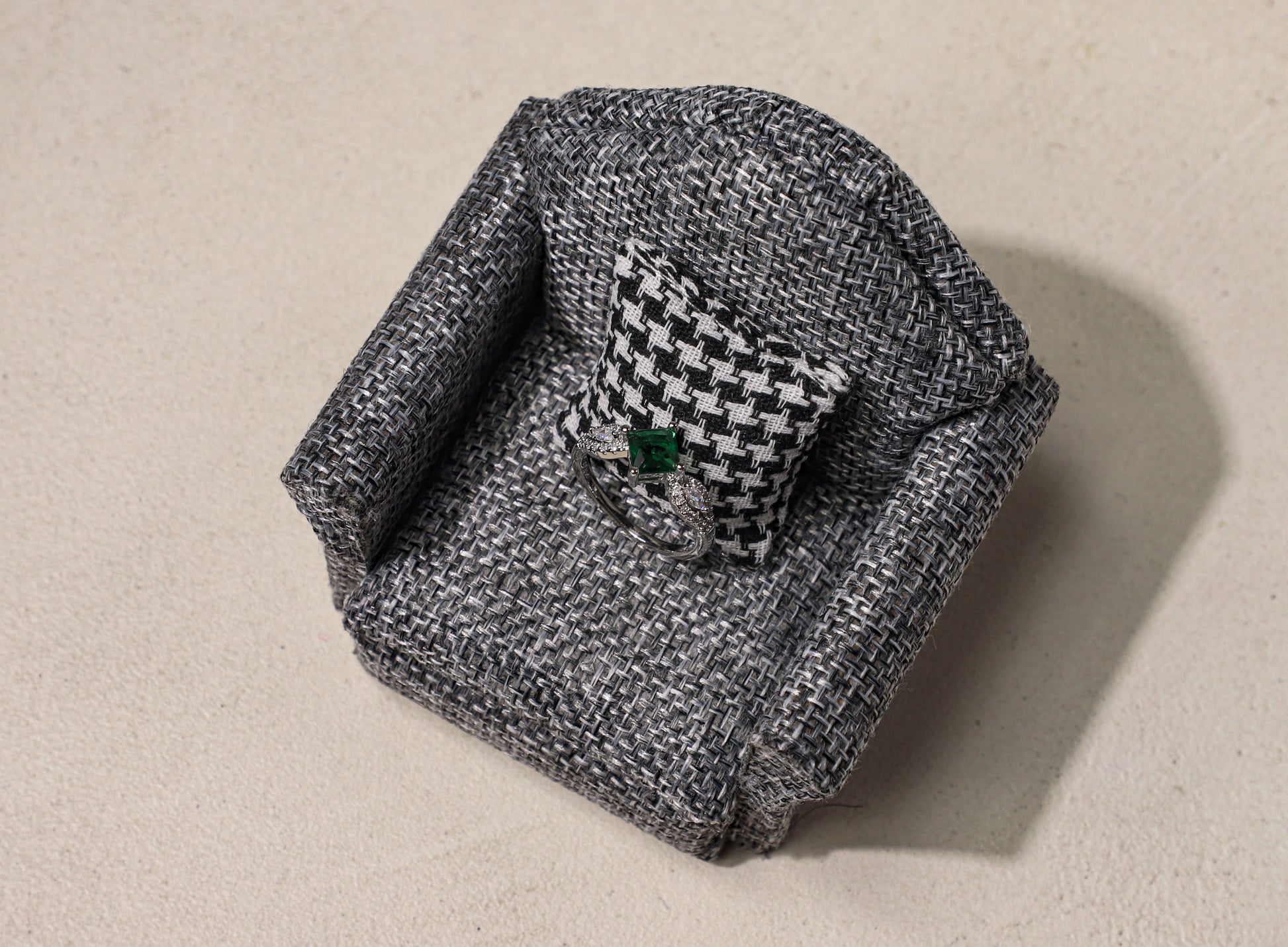 edoa Vintage Square Emerald Silver Ring