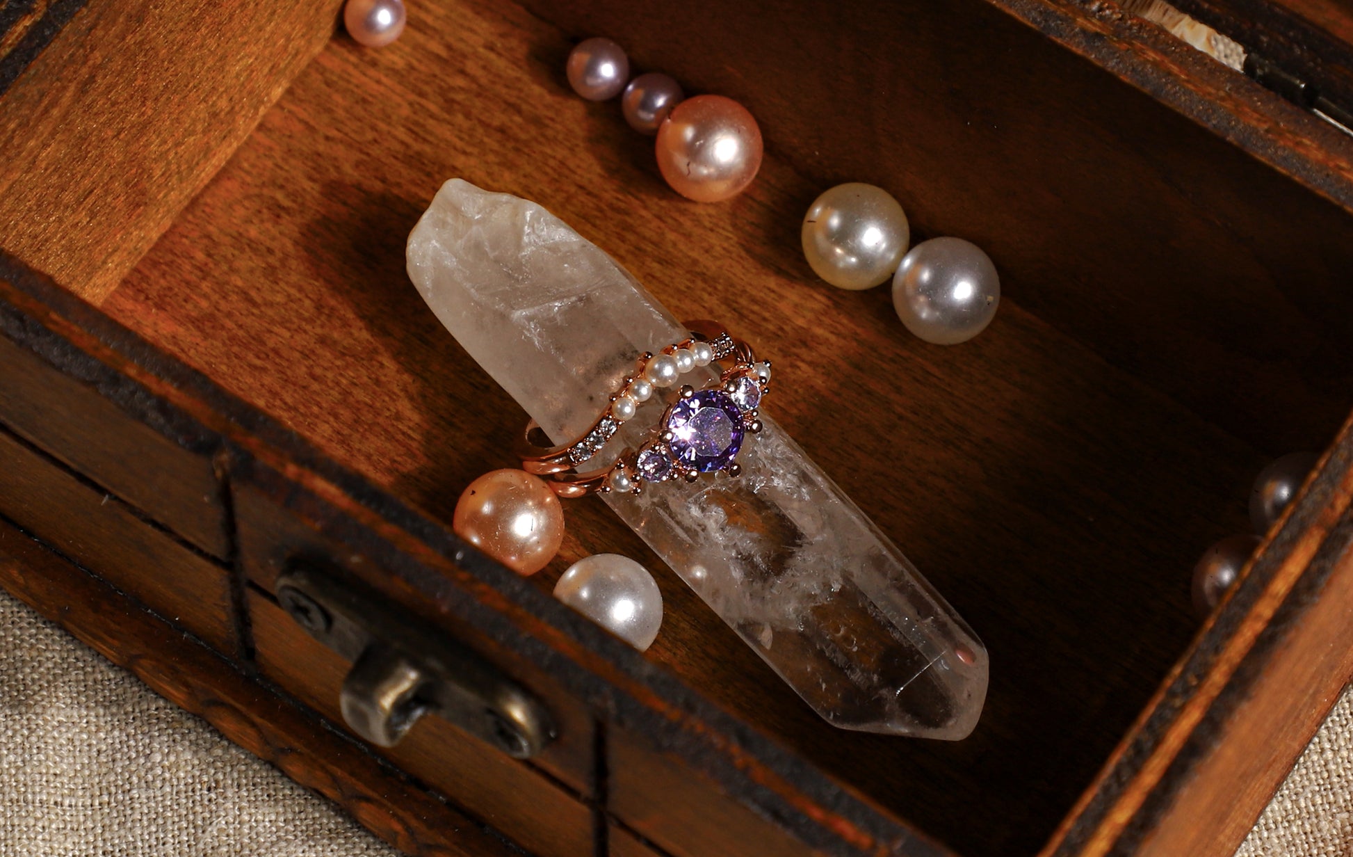 edoa Amethyst & Pearl Crown Stacking Ring Set