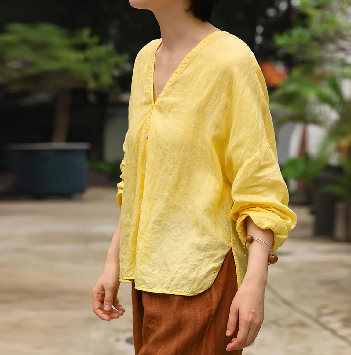 edoa High Counted Linen V-neck Blouse