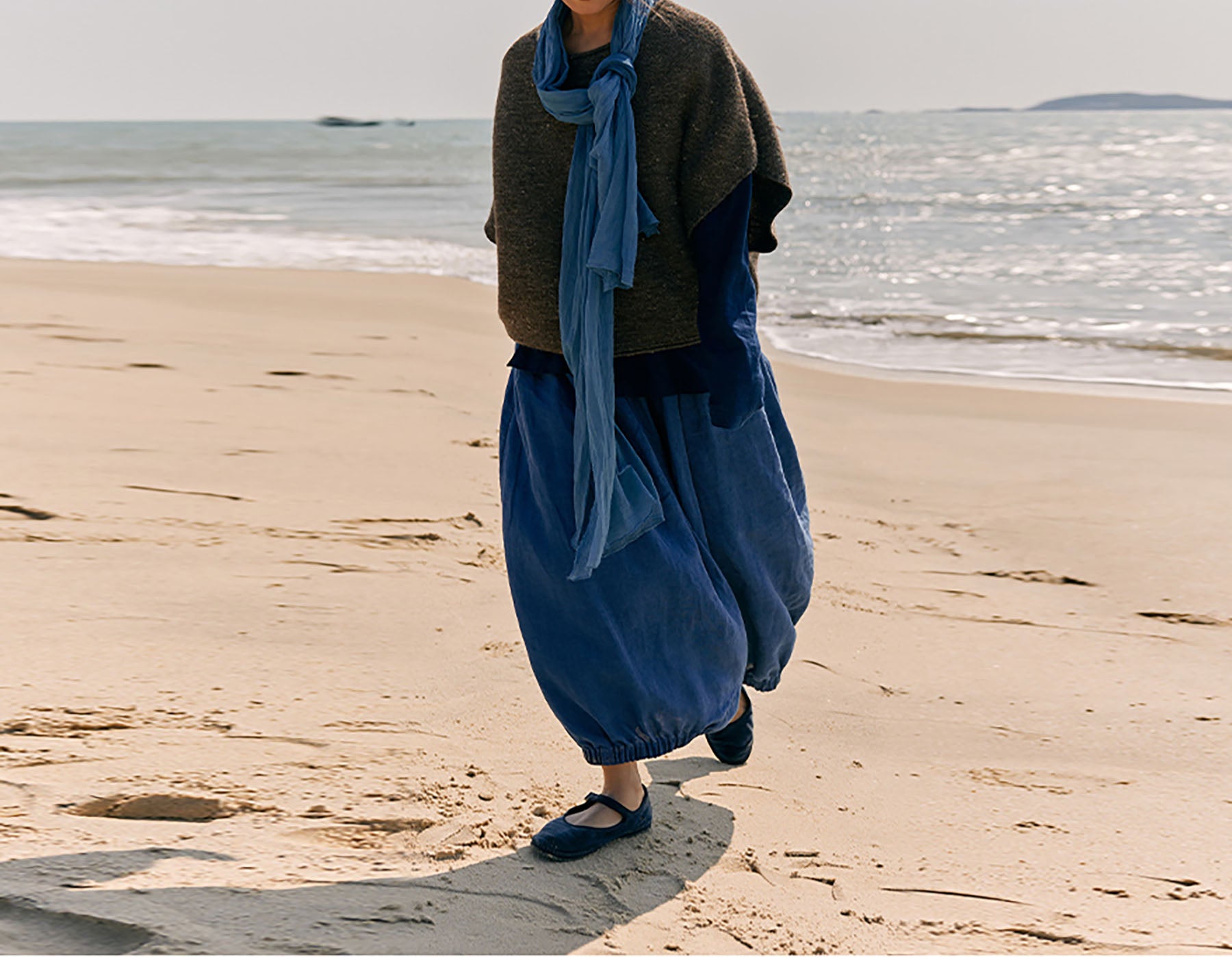 edoa Loose Natural Dyed Linen Low Crotch Pants