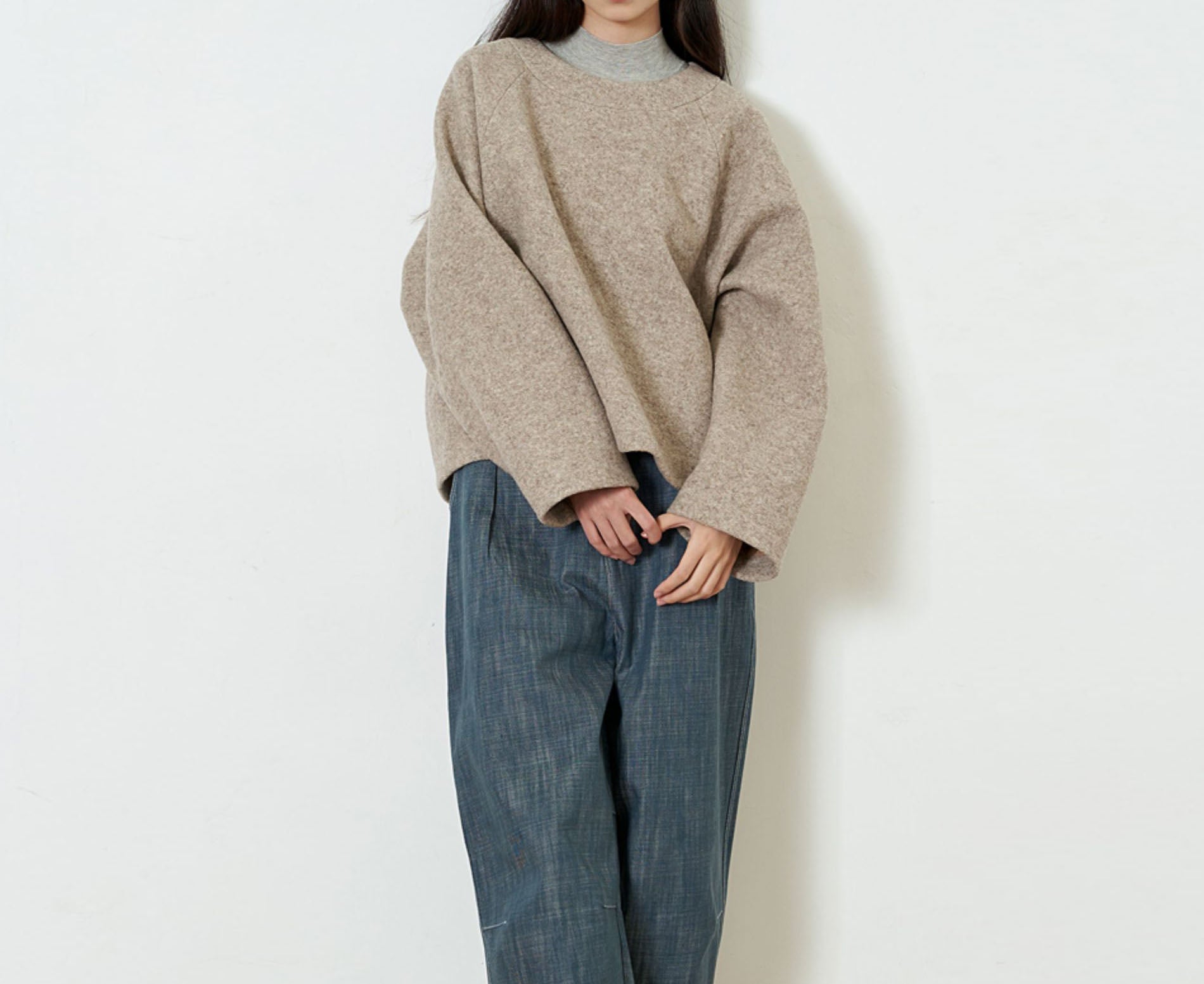 edoa Boiled Wool Minimalist Pullover Top