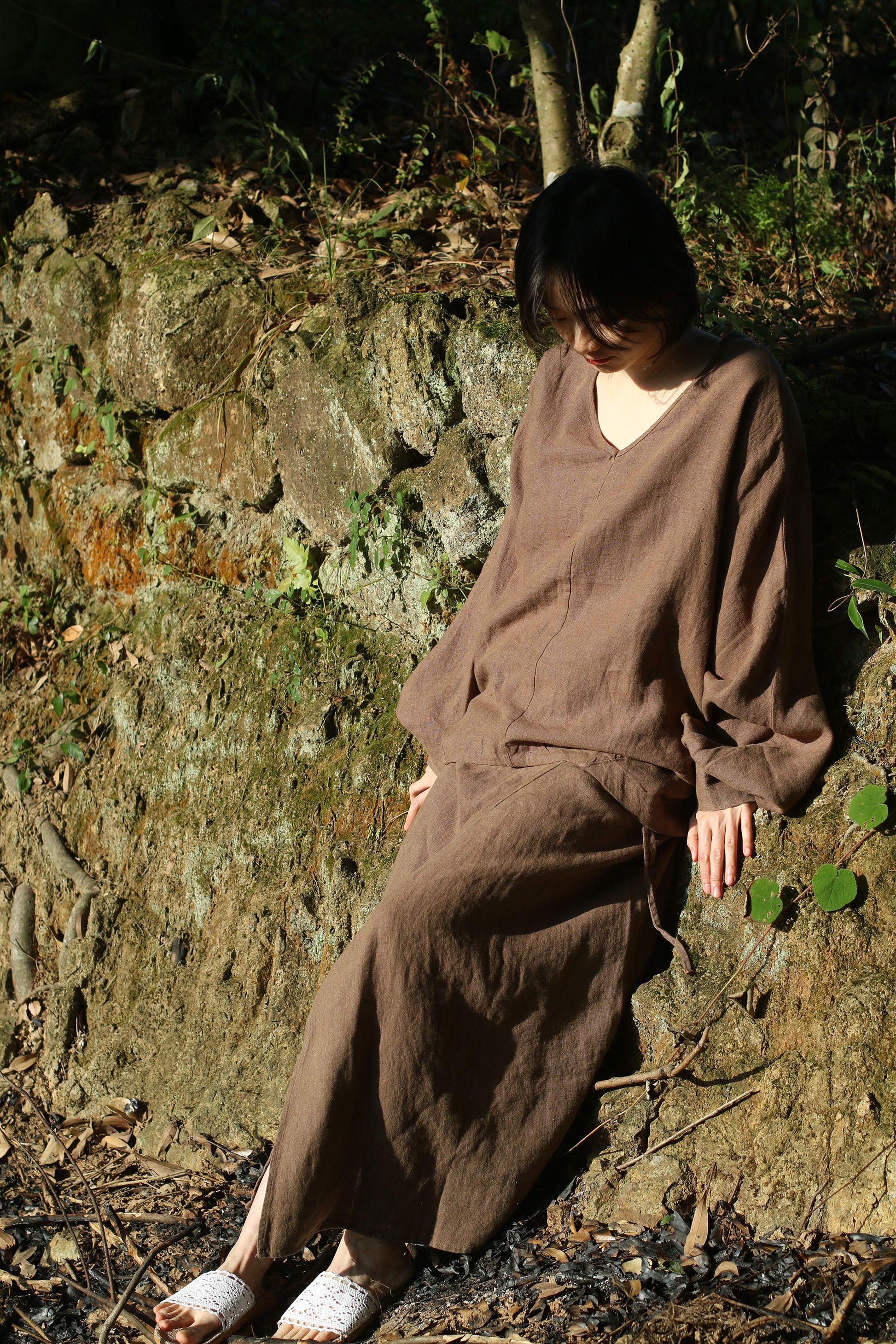 edoa Brown Linen V-neck Blouse with Balloon Sleeves
